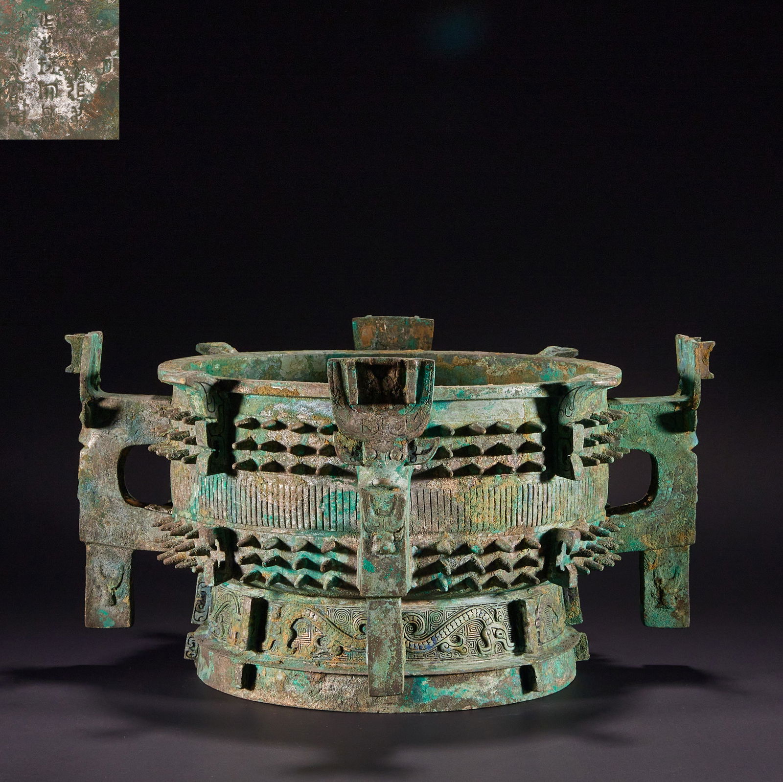 Square bronze tripod with nipple-shaped studs made before the Ming Dynasty: 405Square bronze tripod with nipple-shaped studs made before the Ming Dynasty