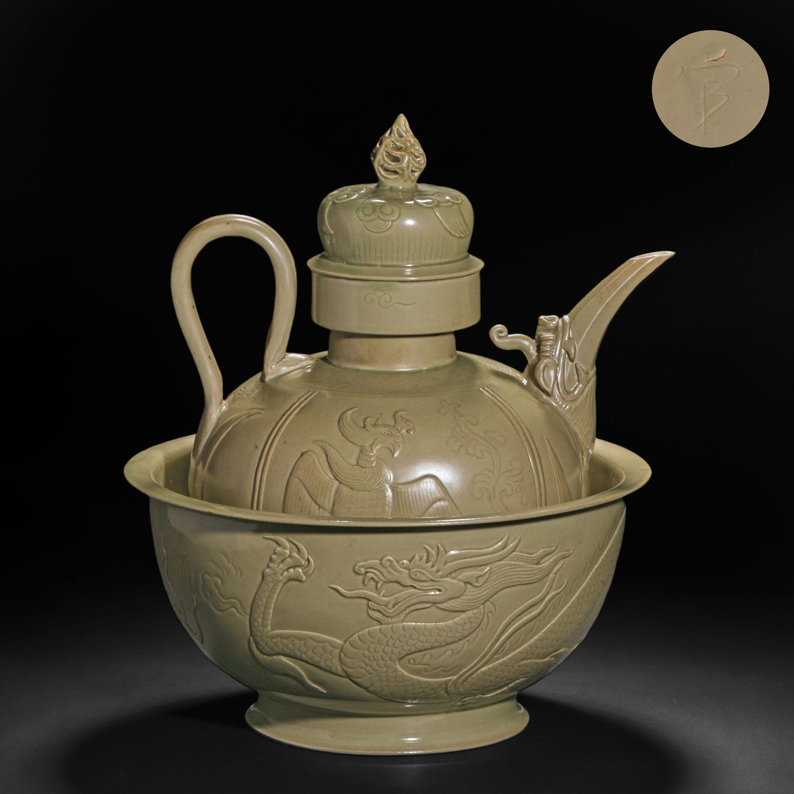 A set of celadon dragon-patterned wine warming utensils from before the Ming Dynasty: 409A set of celadon dragon-patterned wine warming utensils from before the Ming Dynasty