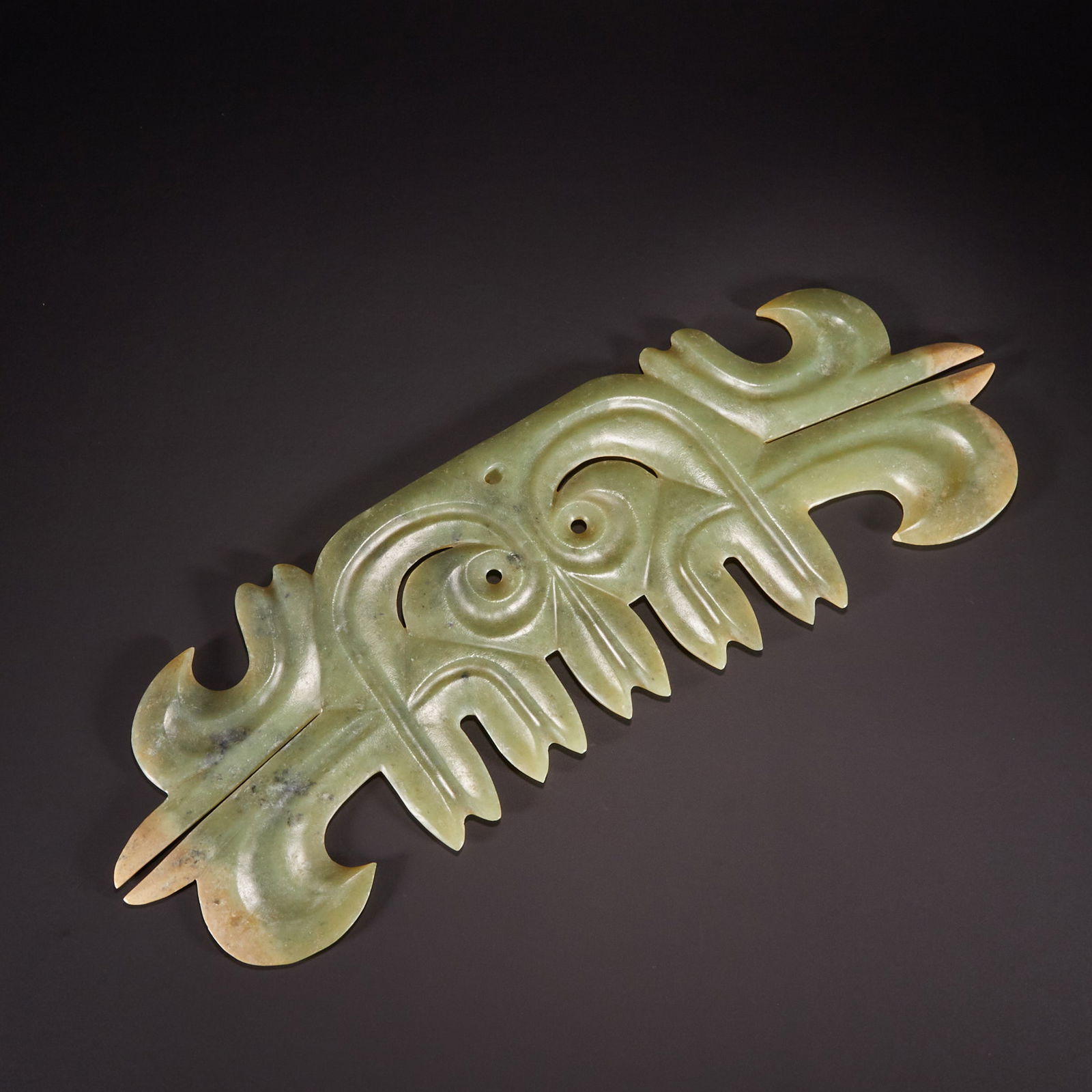 Before the Ming Dynasty, the Hongshan Culture had a hooked cloud pattern. (1 of 9)