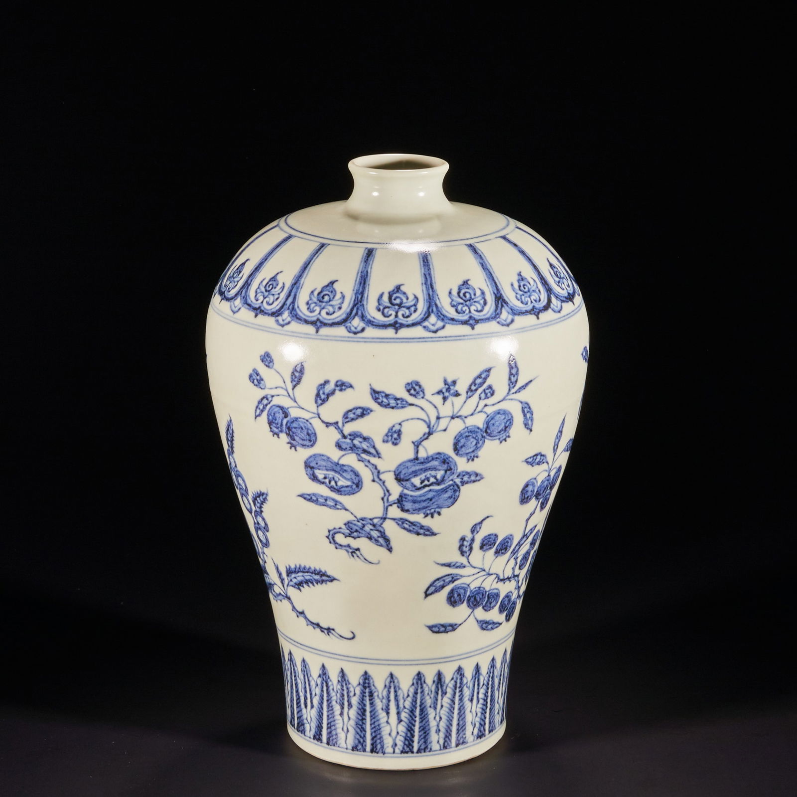Blue and white floral plum vase from before the Ming Dynasty (1 of 11)