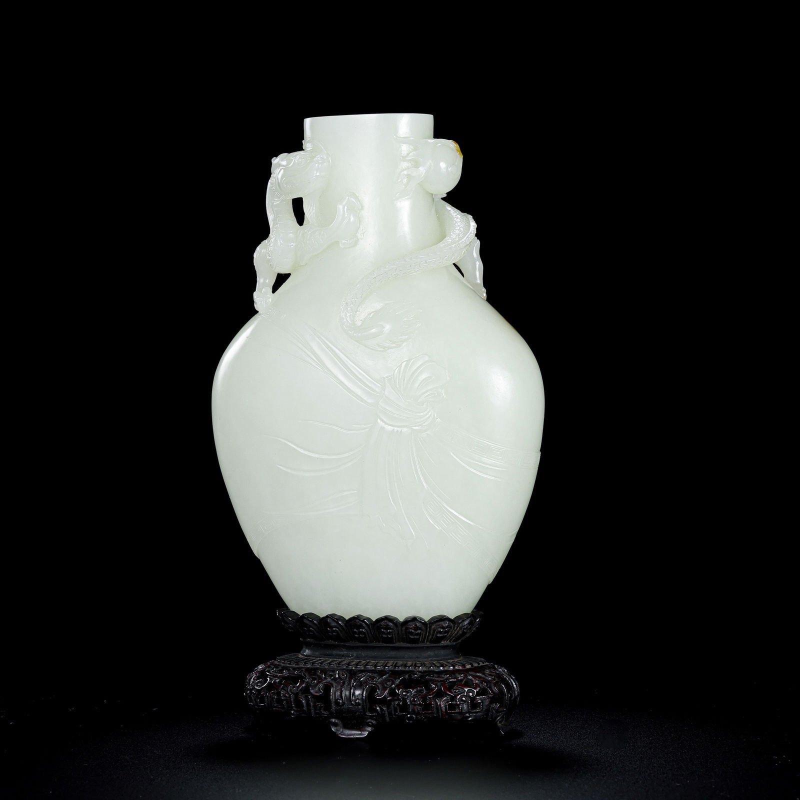 Qing Dynasty Hetian Jade Dragon Pattern Ruyi Vase: 445Qing Dynasty Hetian Jade Dragon Pattern Ruyi Vase