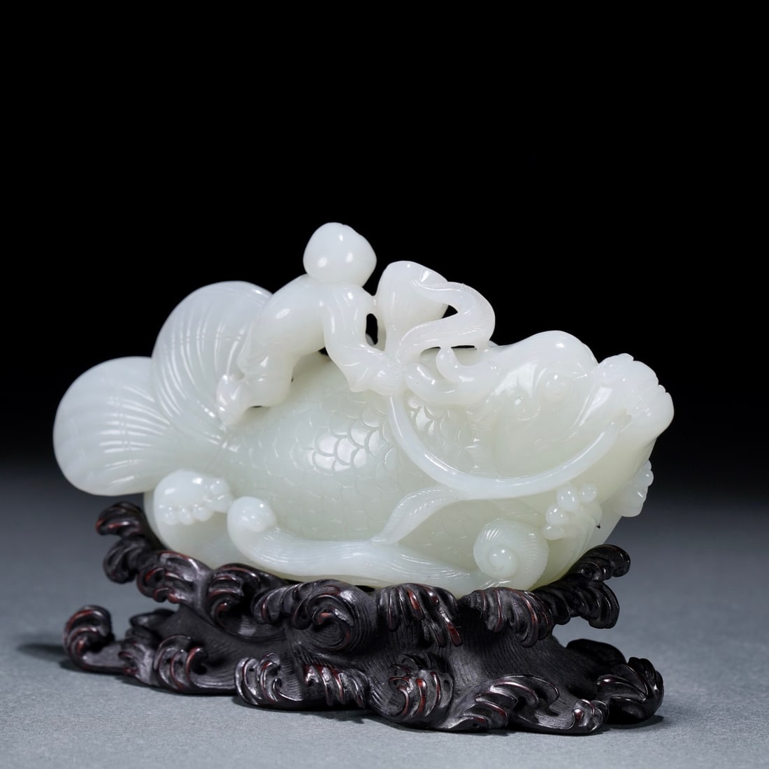 Qing Dynasty Hetian Jade Fish Piece: 448Qing Dynasty Hetian Jade Fish Piece