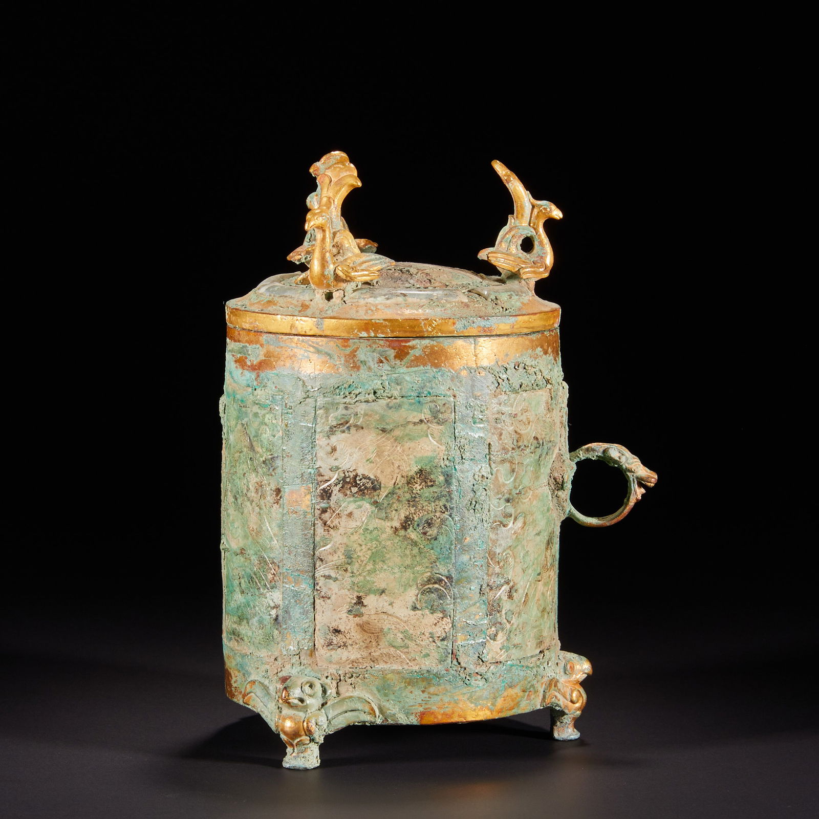 Bronze animal head cups made before the Ming Dynasty: 547Bronze animal head cups made before the Ming Dynasty