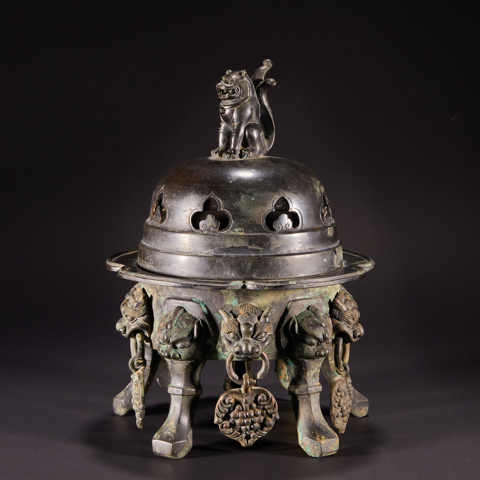 Silver animal head incense burner from before the Ming Dynasty (1 of 14)