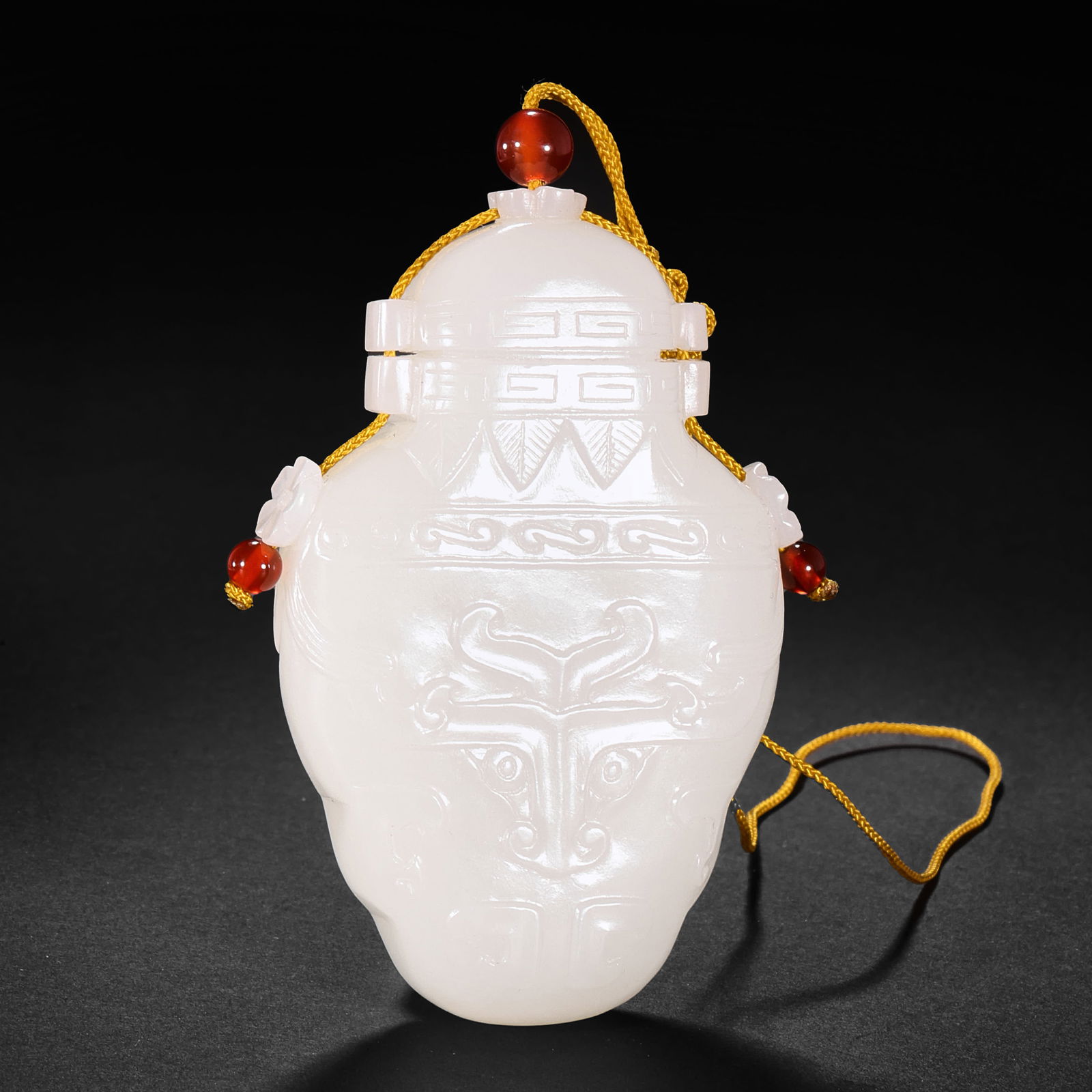 Qing Dynasty Hetian Jade Sachet with Animal Pattern (1 of 10)