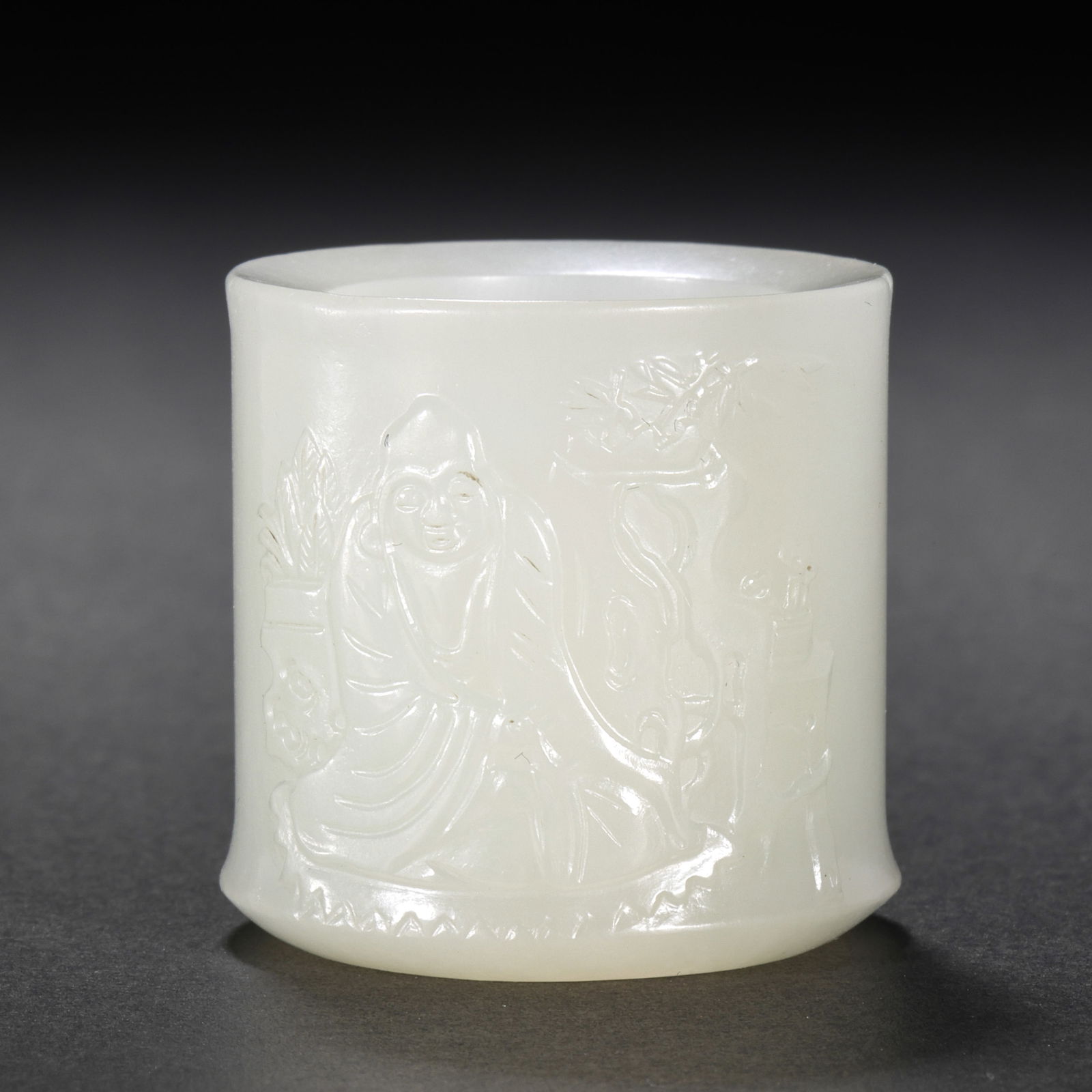 Qing Dynasty Hetian Jade Figure Thumb Ring (1 of 9)