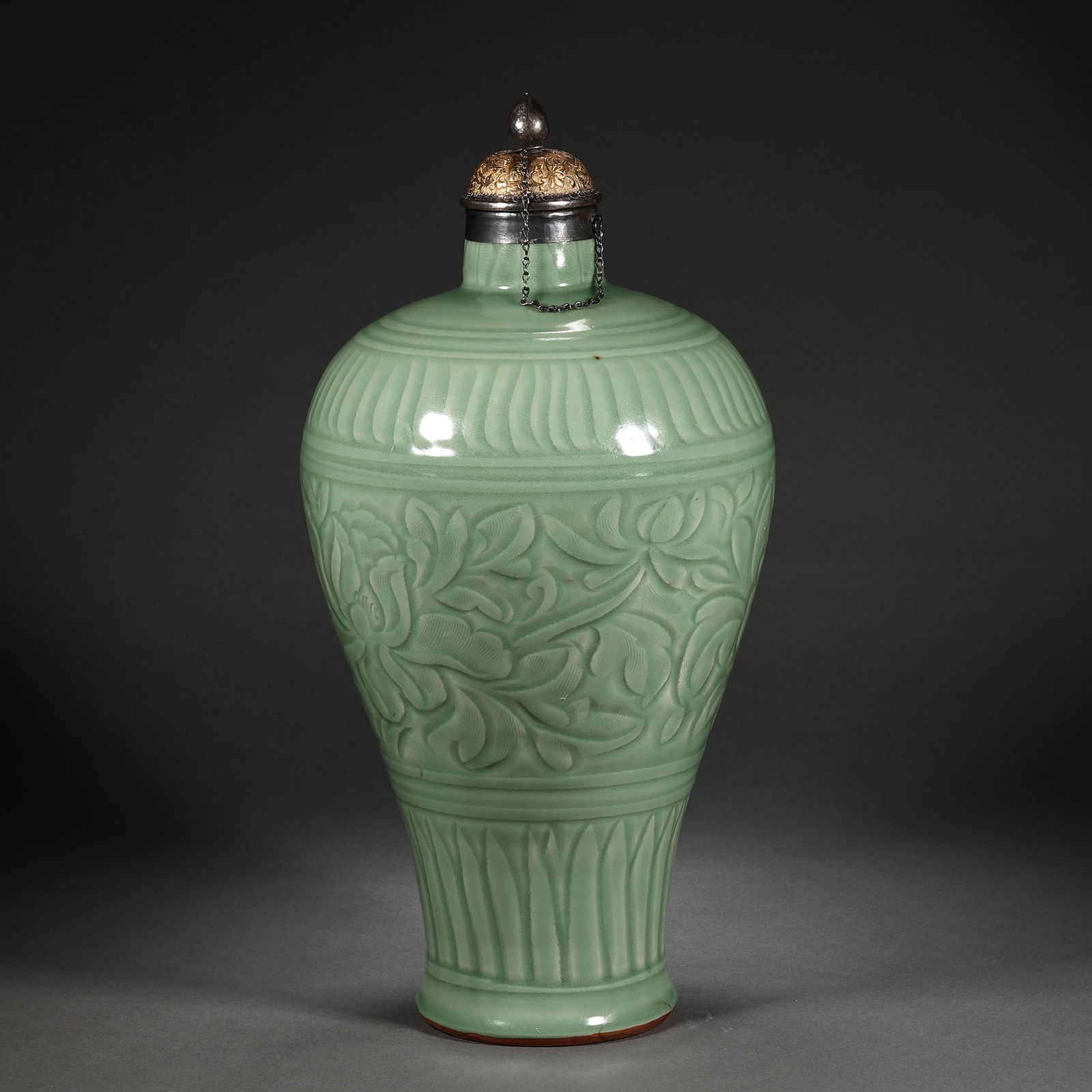 Celadon plum vase with floral design from before the Ming Dynasty (1 of 10)