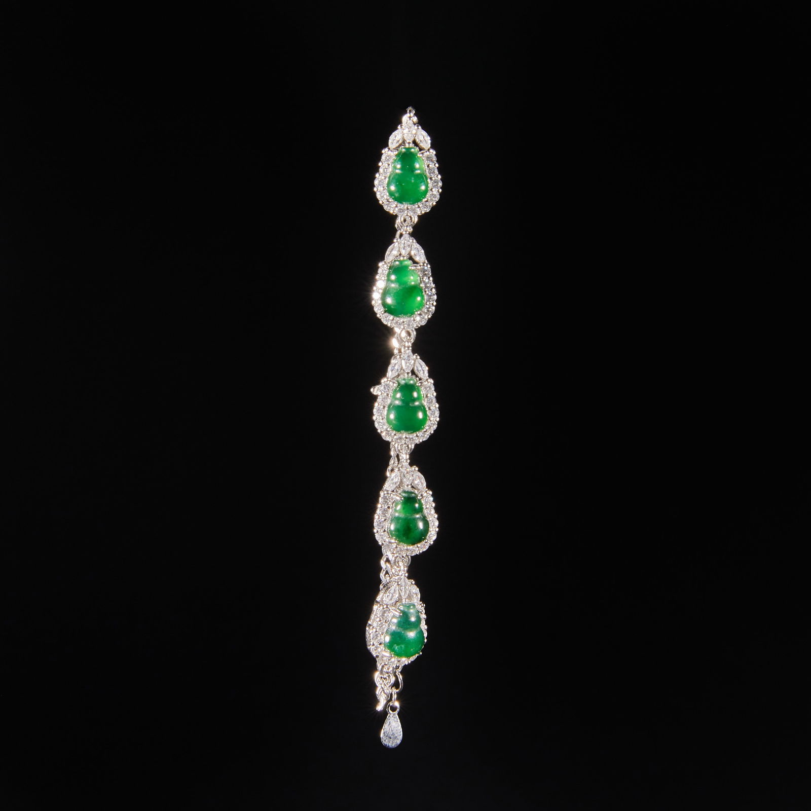 Qing Dynasty jade bracelet (1 of 7)