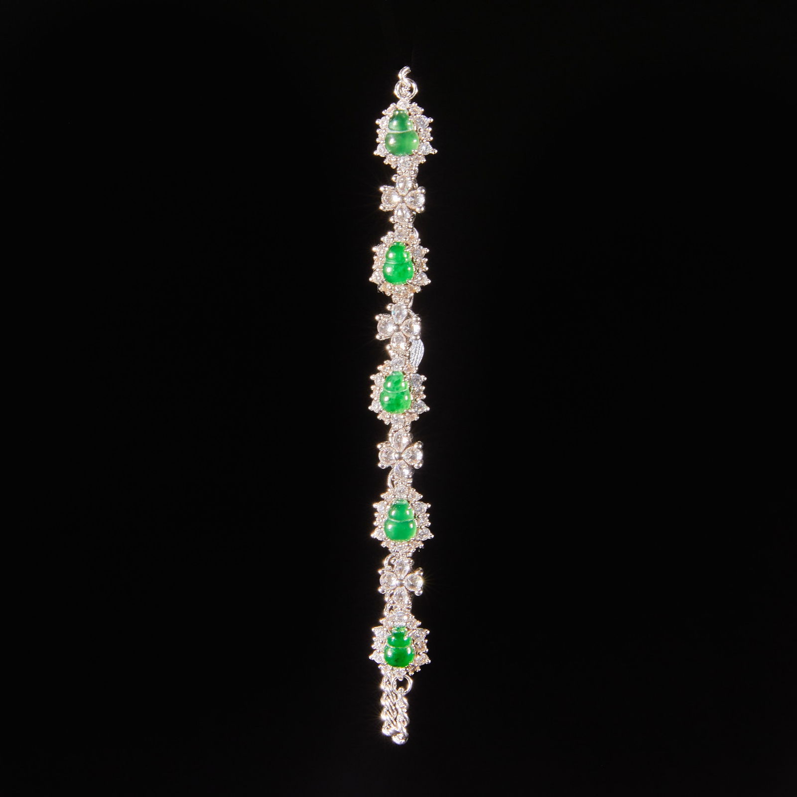 Qing Dynasty jade bracelet (1 of 6)