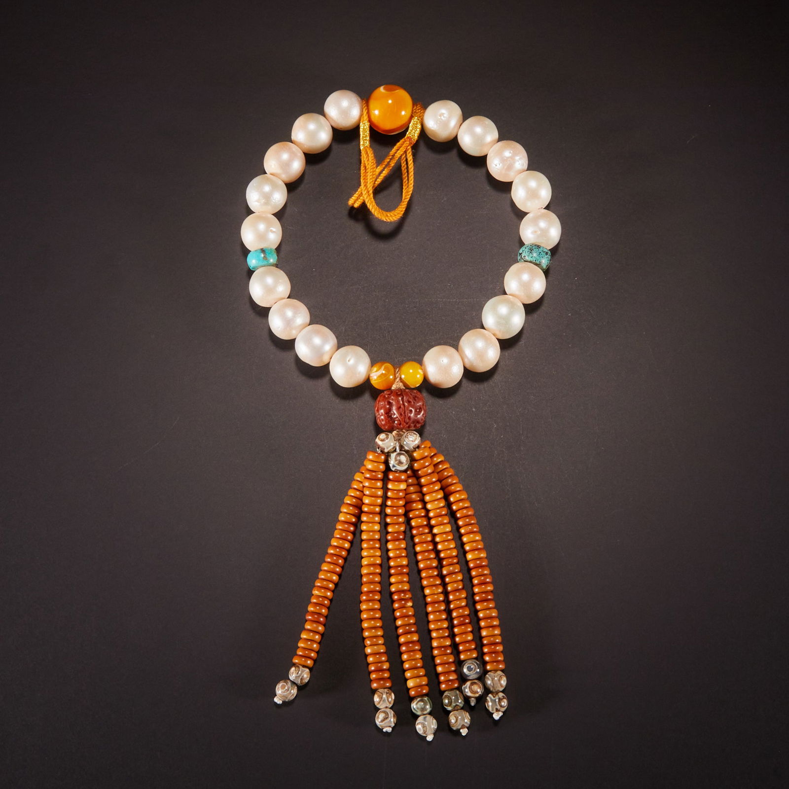 Eighteen pearl hand-held (1 of 10)