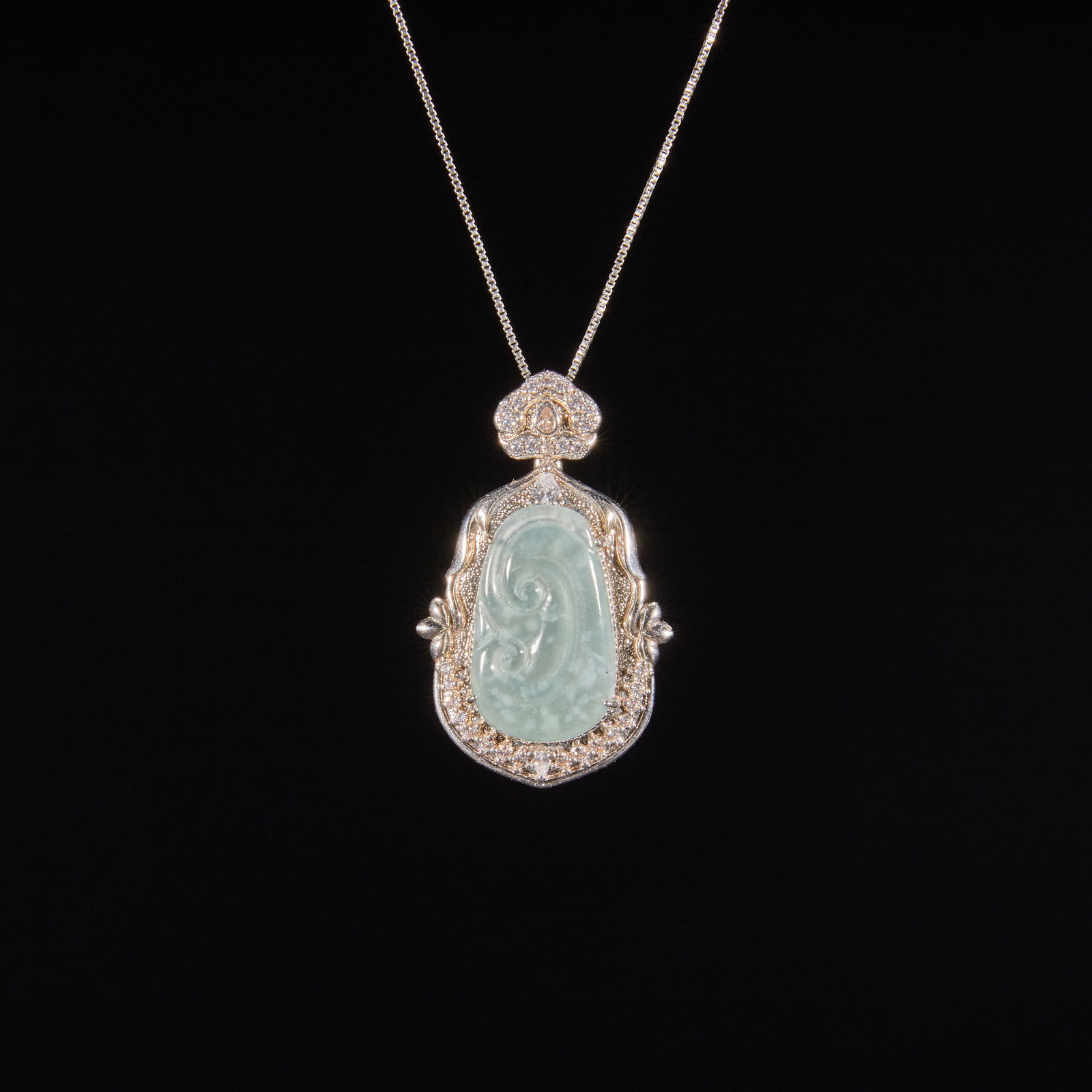 Qing Dynasty Jadeite Necklace (1 of 5)