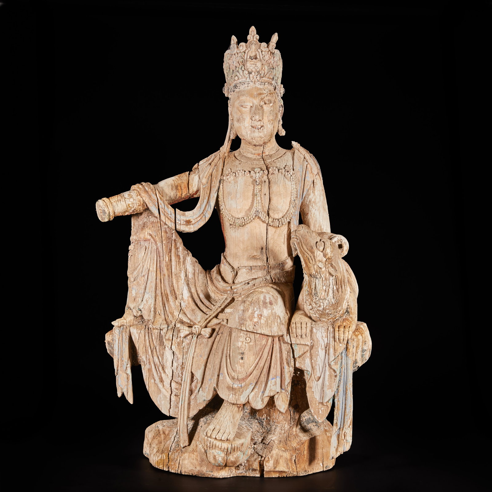 Wooden Guanyin statue from the Liao and Jin dynasties: 66Wooden Guanyin statue from the Liao and Jin dynasties