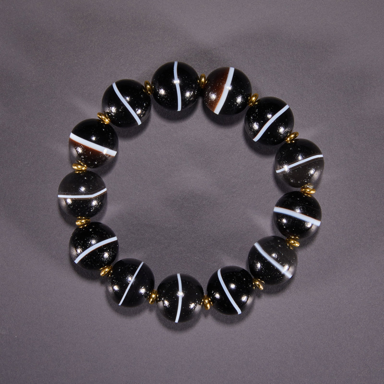 Qing Dynasty agate Medicine Master Bead: Qing Dynasty agate Medicine Master BeadD. 1.4 cmWeight.75 g