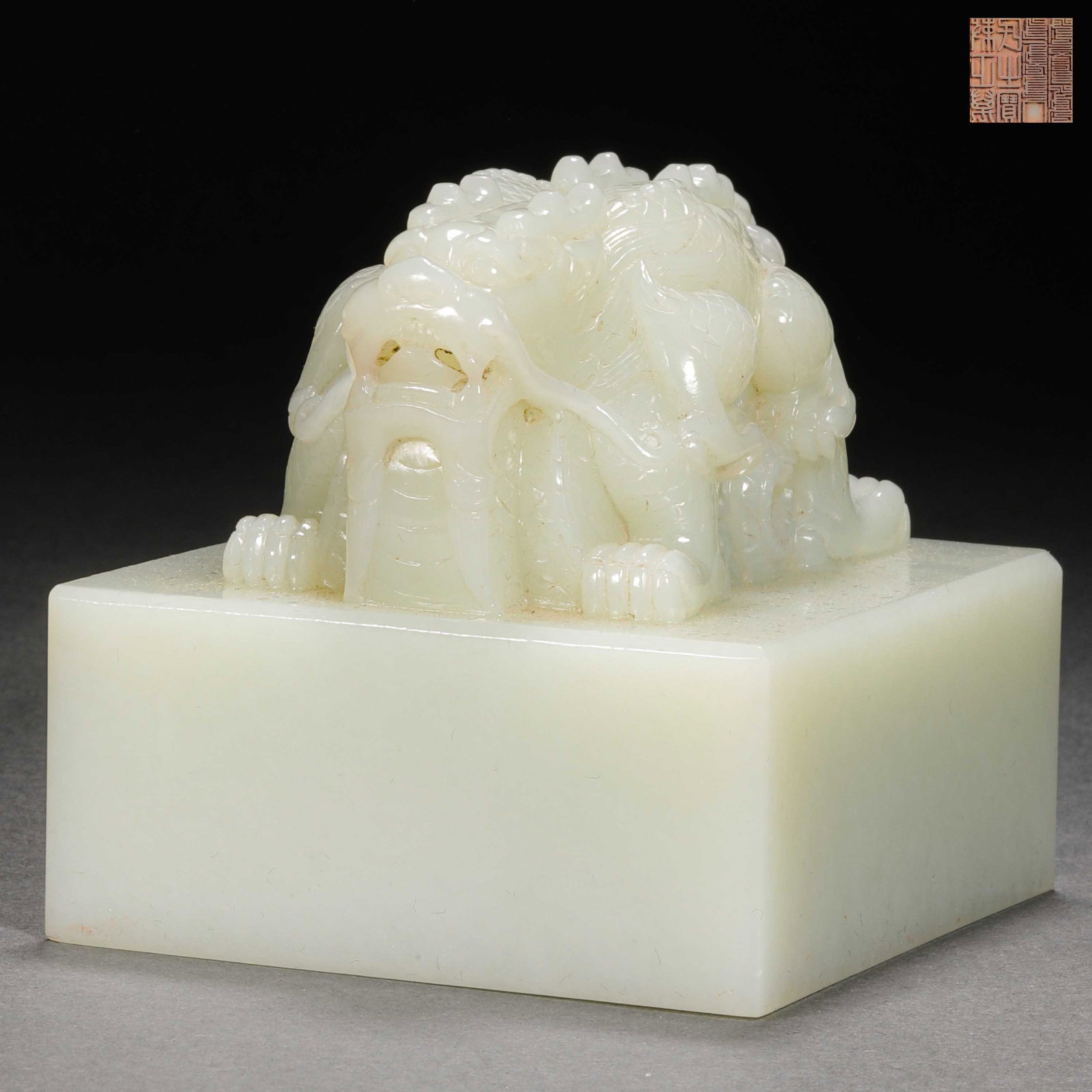 Qing Dynasty Hetian jade beast head seal (1 of 13)