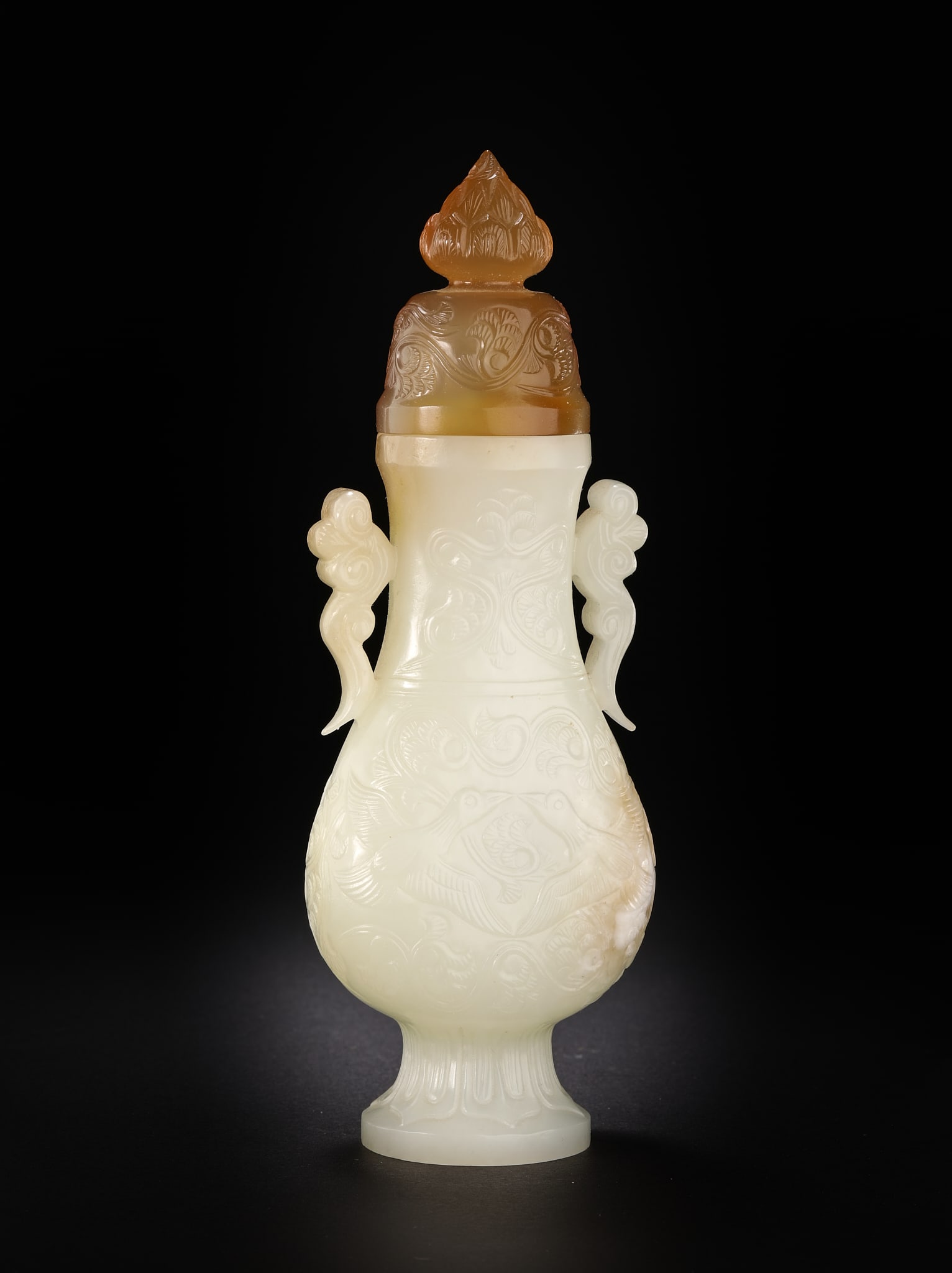 Qing Dynasty Hetian jade vase (1 of 12)