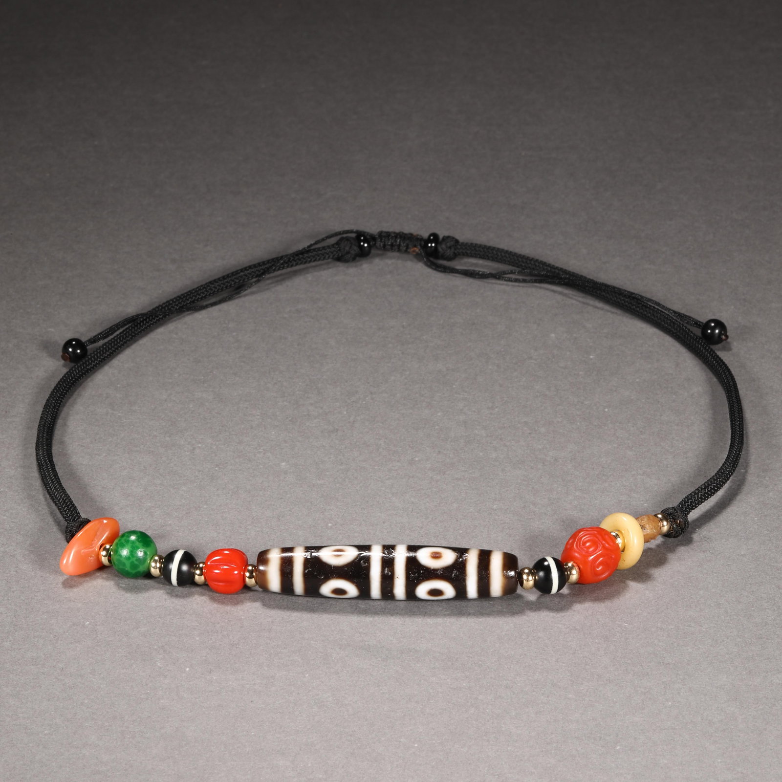 Tang Dynasty pure eight-eyed sky beads (1 of 8)
