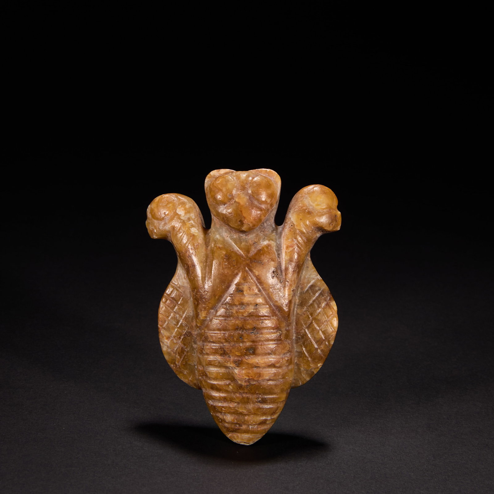 Before the Ming Dynasty Hongshan Culture Jade Bird: H7 cm W5.5 cm Weight64 g