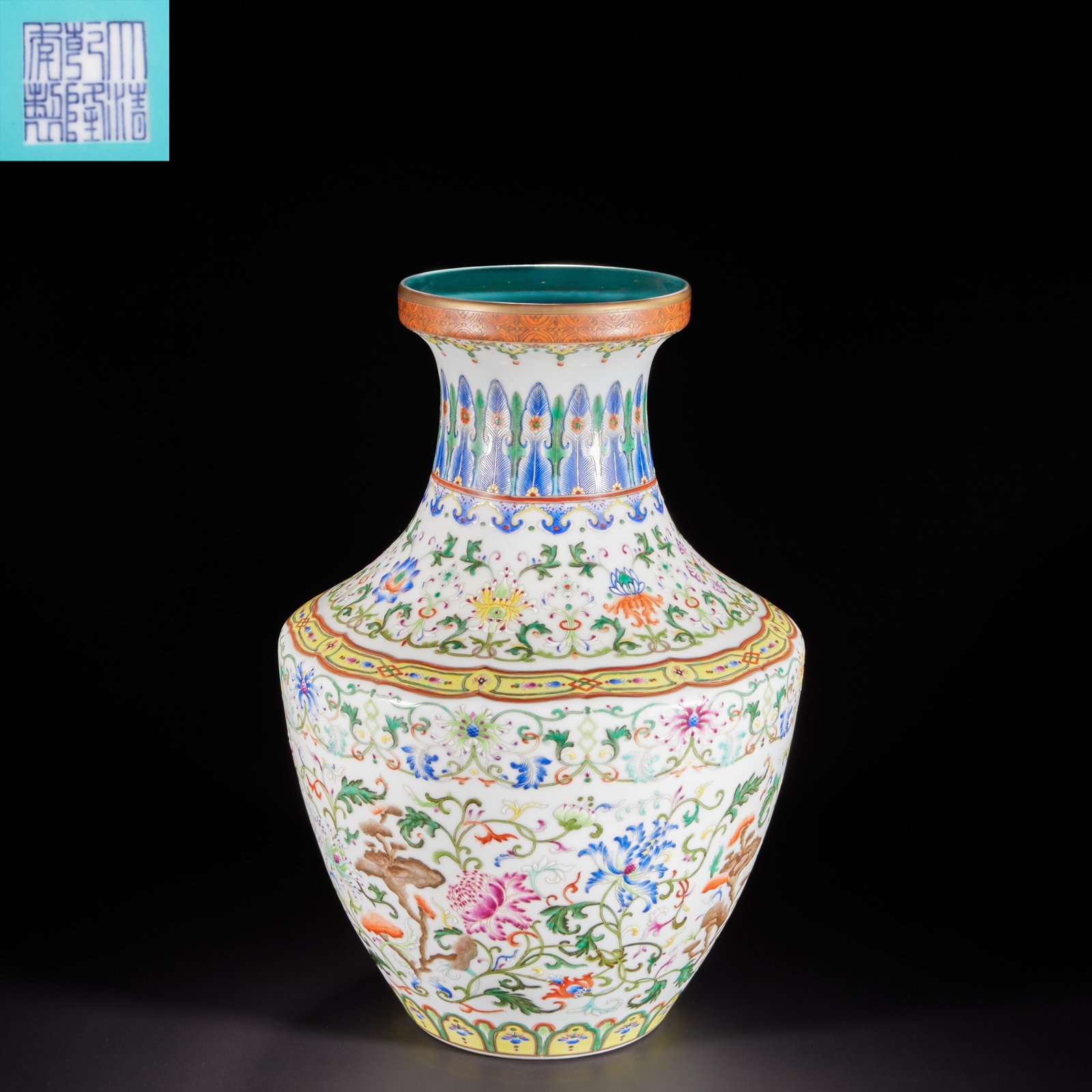 Qing Dynasty, enamel flower Ganoderma lucidum bottle: H:40cm W:27cm