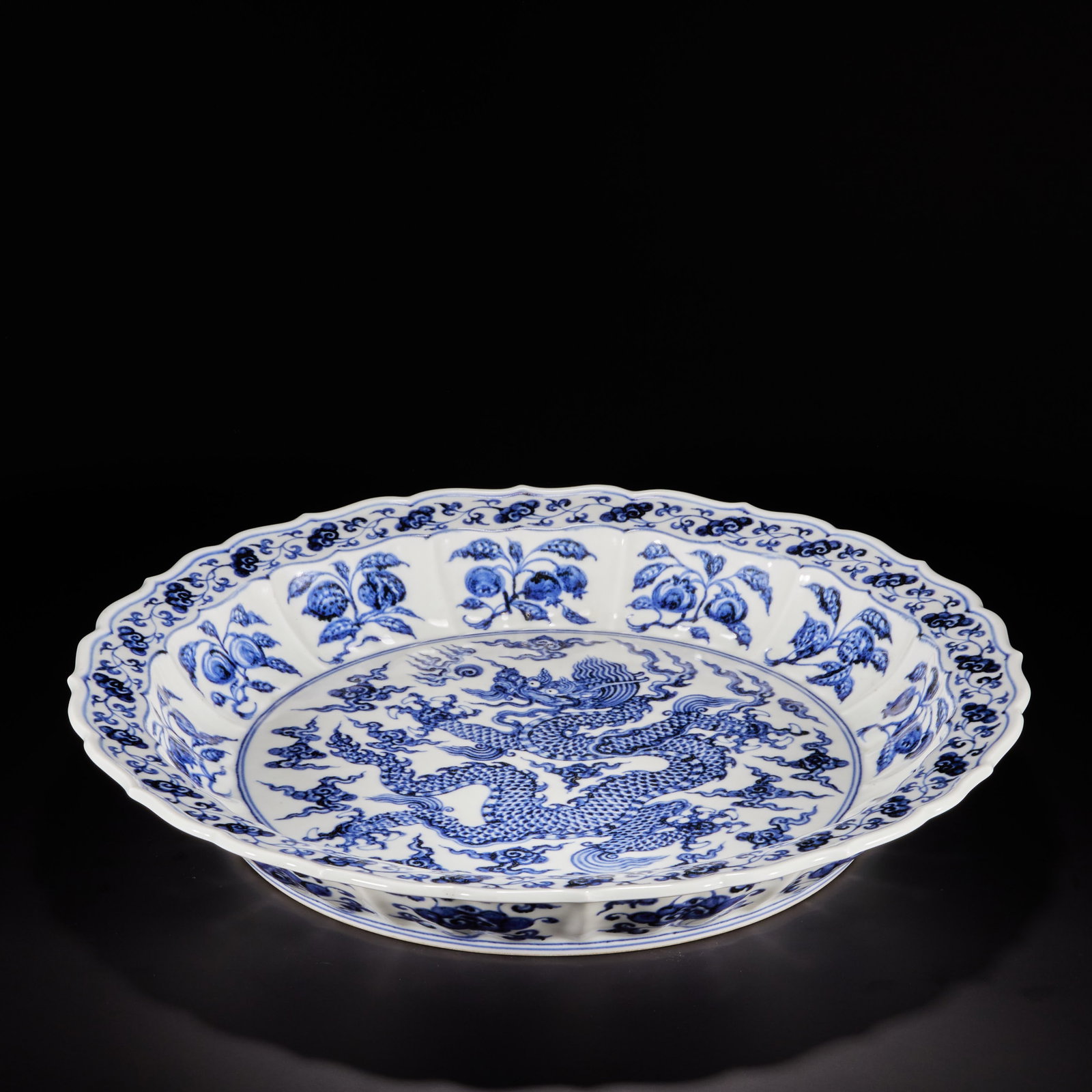 Ming Dynasty, Blue and Flower Dragon Pattern Plate (1 of 12)
