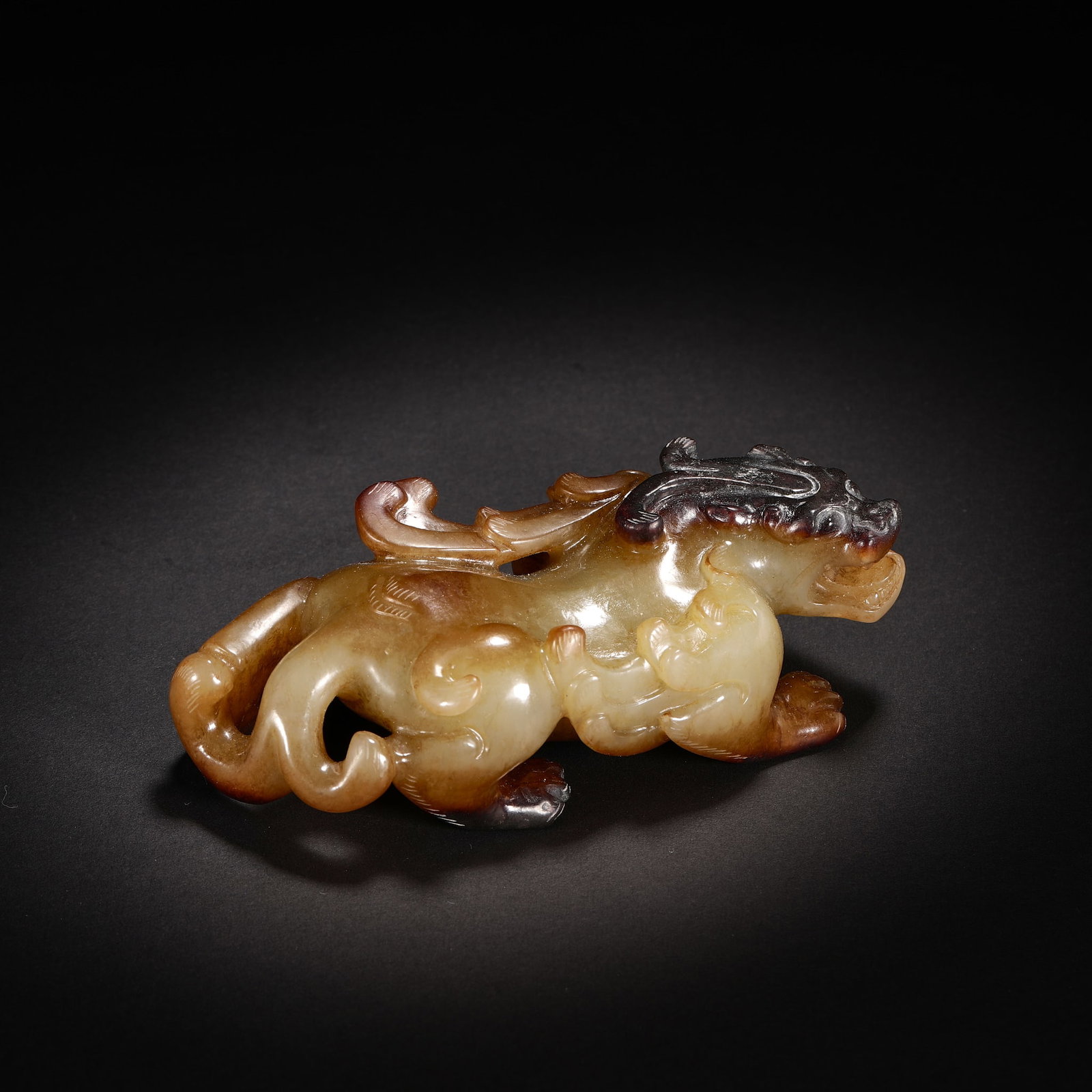 Hetian jade beast before the Ming Dynasty: H8cm W4cm Weight91g