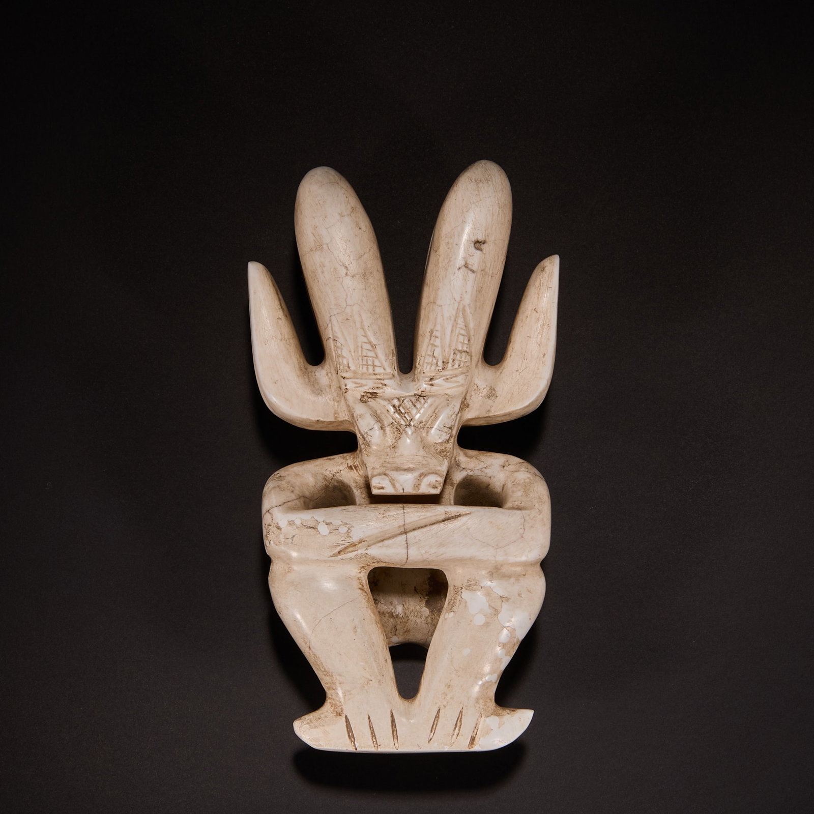 Before the Ming Dynasty Hongshan culture chicken bone white sun god: H12 cm W6 cm Weight 256g