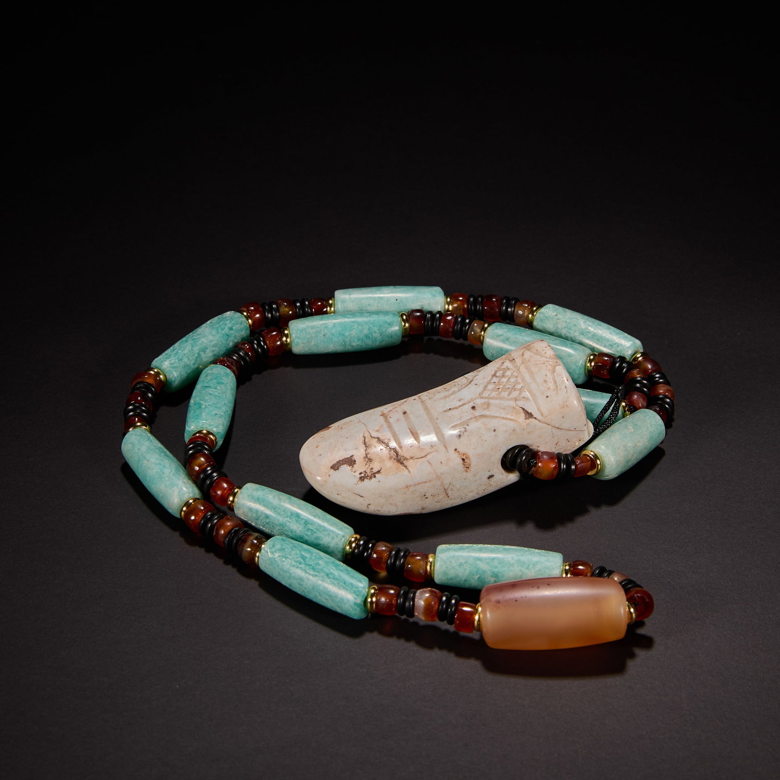 Before the Ming Dynasty Hongshan culture chicken bone white jade cicada necklace (1 of 8)