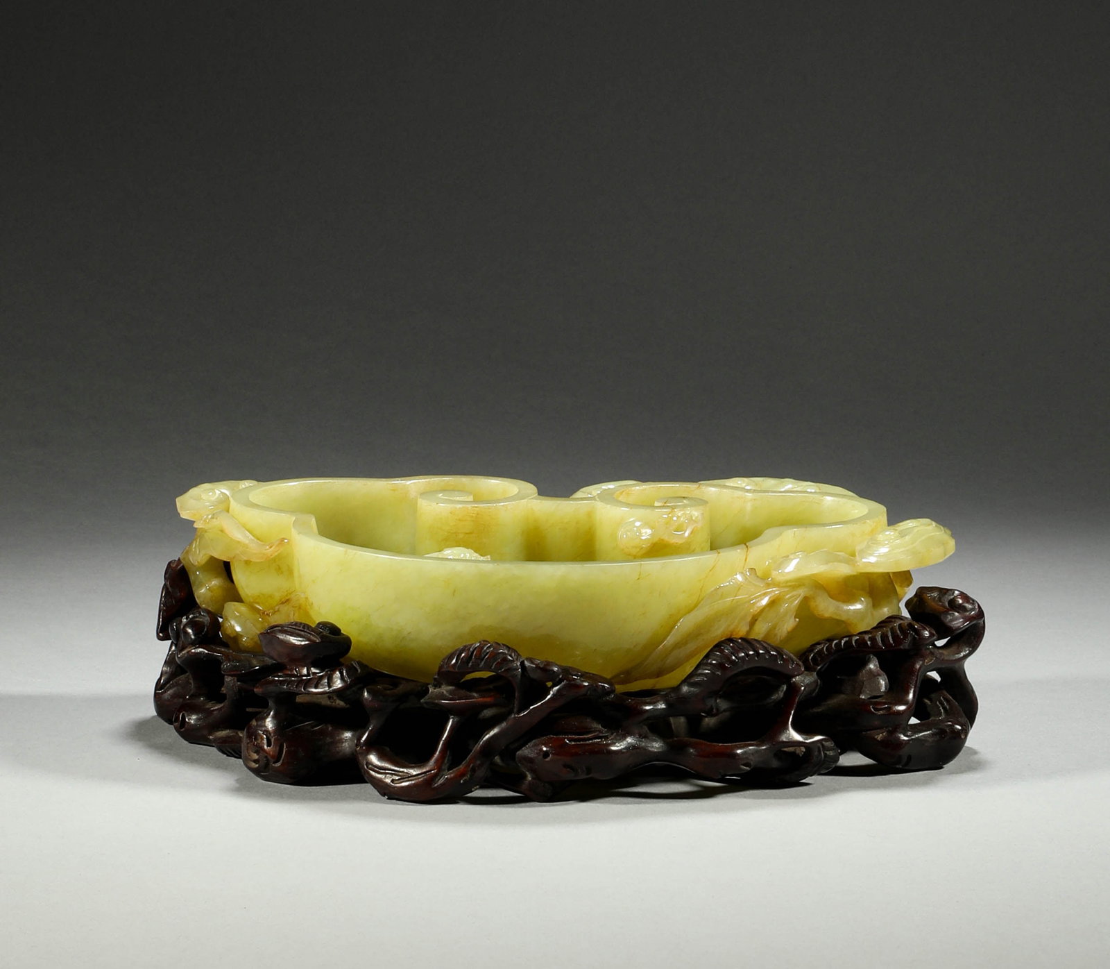 Qing Dynasty, Hetian Topaz Ganoderma lucidum pen wash (1 of 6)