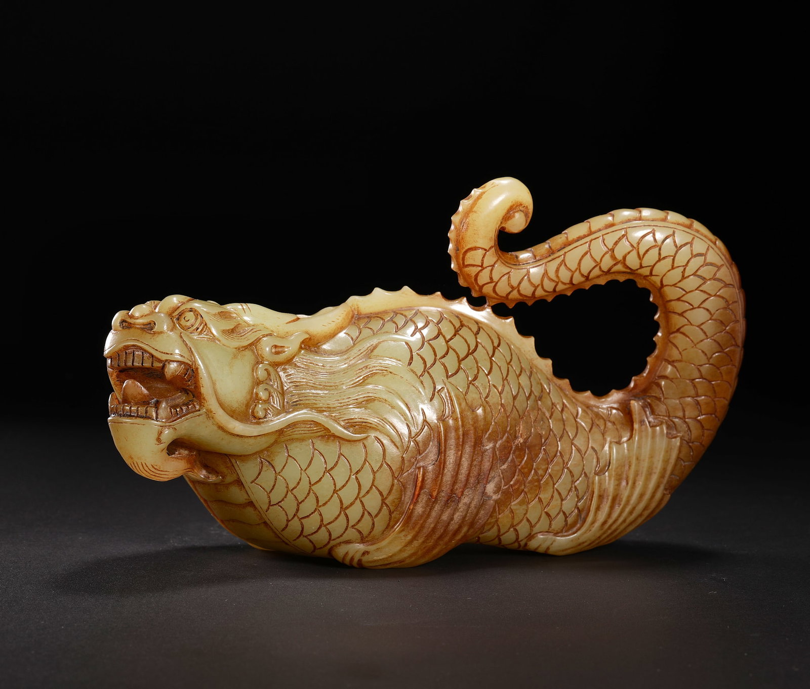 Ming Dynasty Hetian Jade Fish Dragon Hand Ornaments (1 of 11)