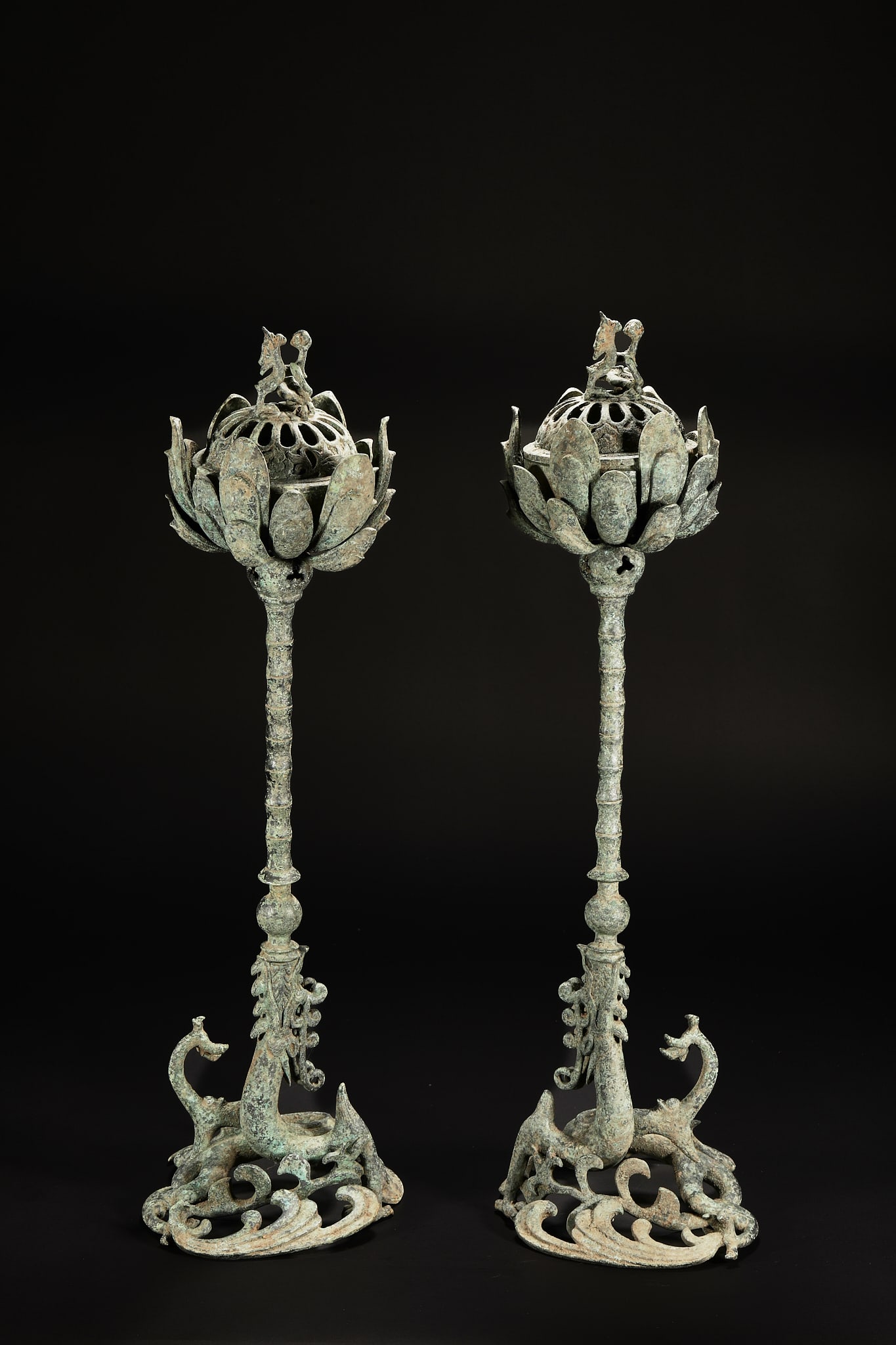 Before the Ming Dynasty, copper lotus aromatherapy stove: H50cm W17cm