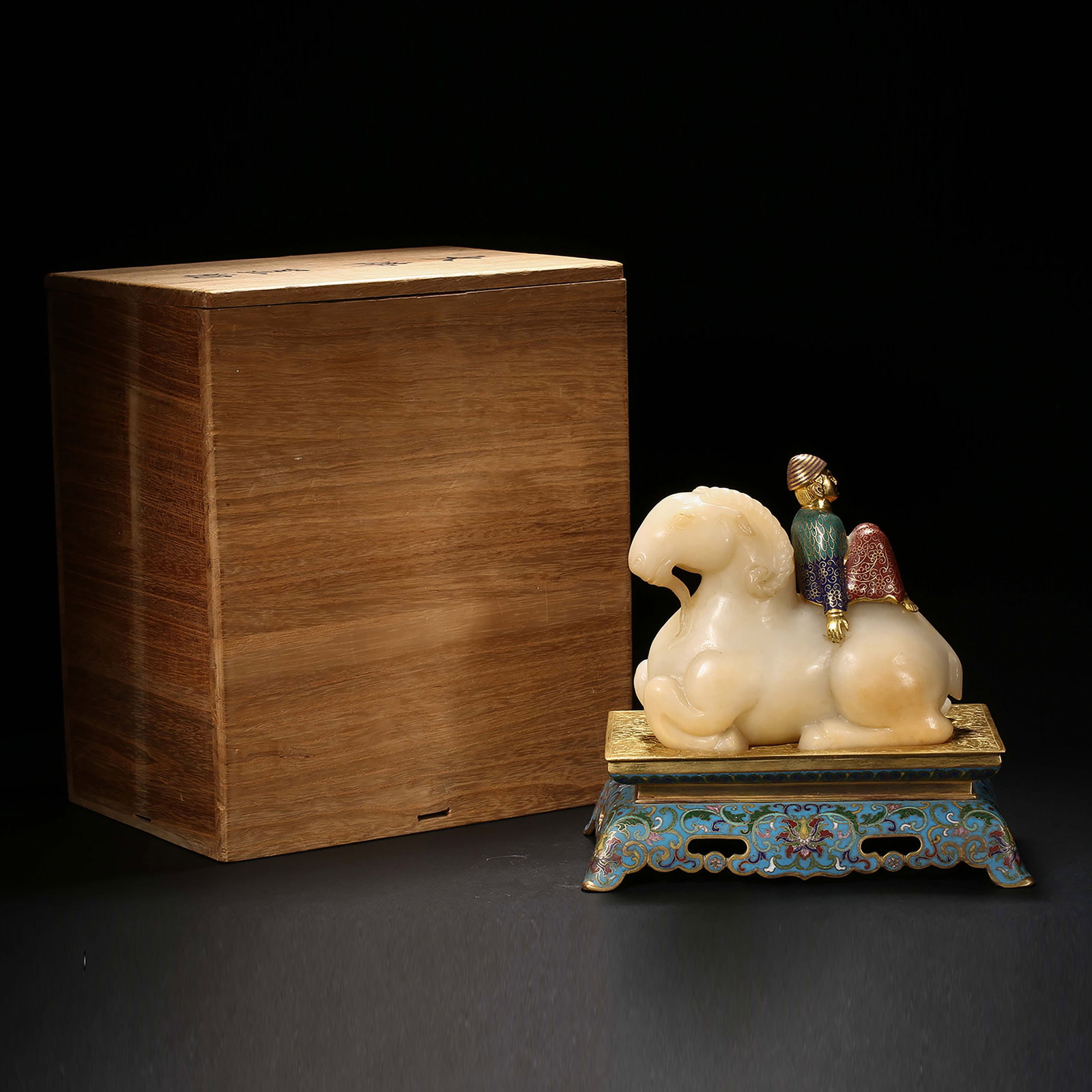 Cloisonne Hetian Jade in Qing Dynasty Hu Man and Beast Ornaments: H17cm W17.5cm Weight1878g