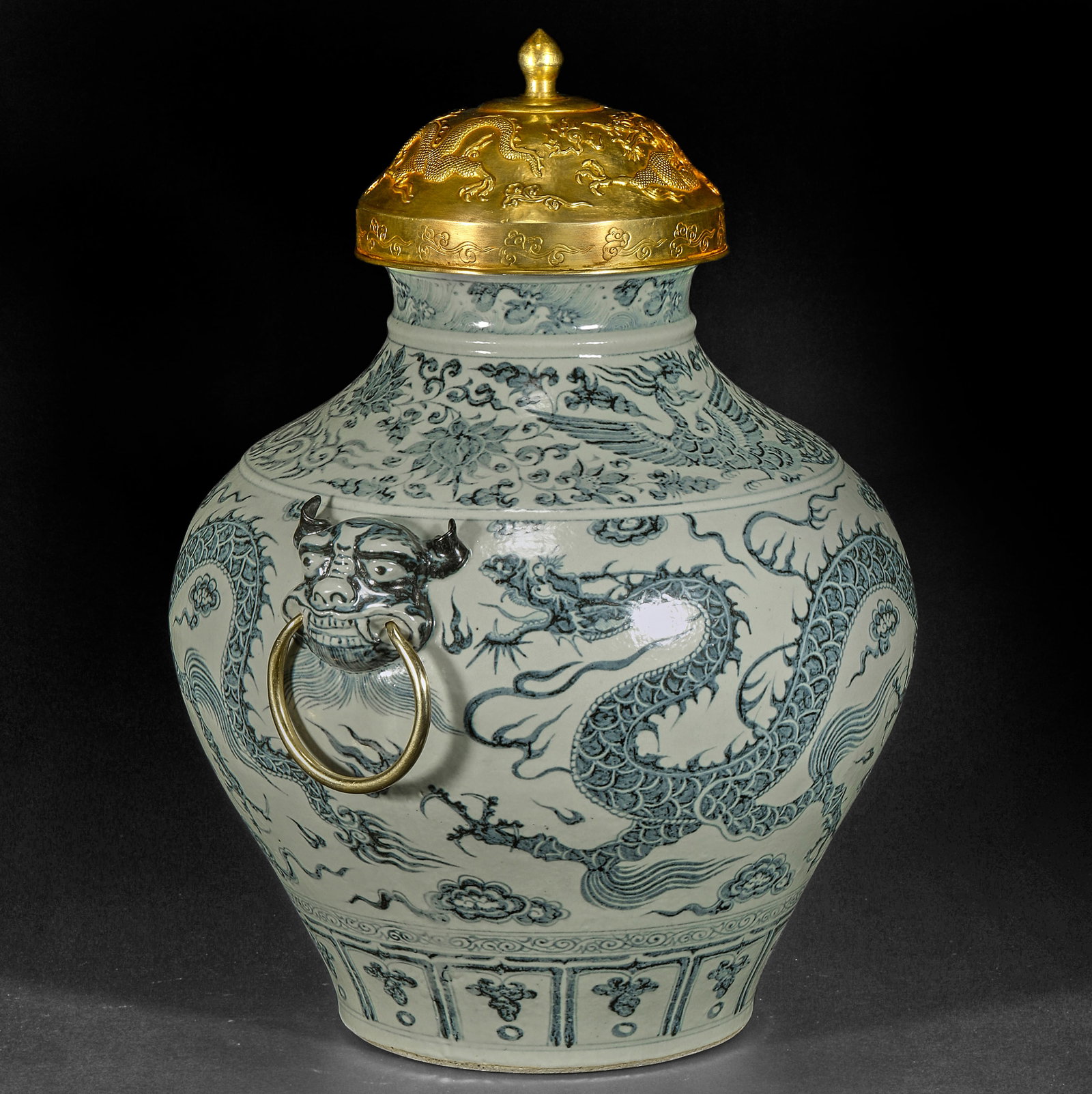 Ming Dynasty Golden Cover Blue and Flower Dragon Pattern General Jar (1 of 15)