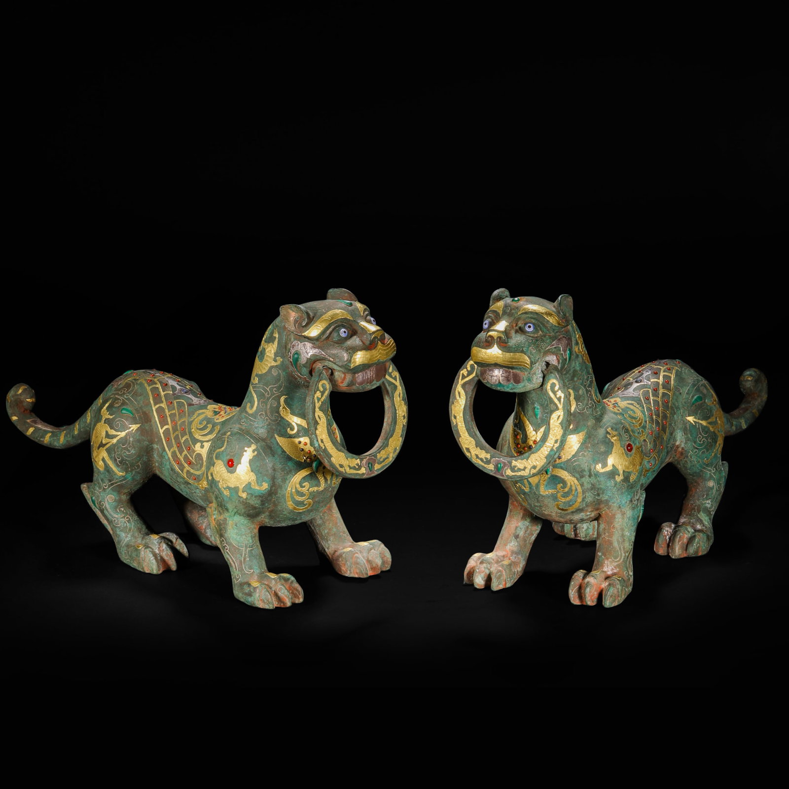 Before the Ming Dynasty, a pair of wrong gold and silver ring beasts: H18.5cm W33.5cm