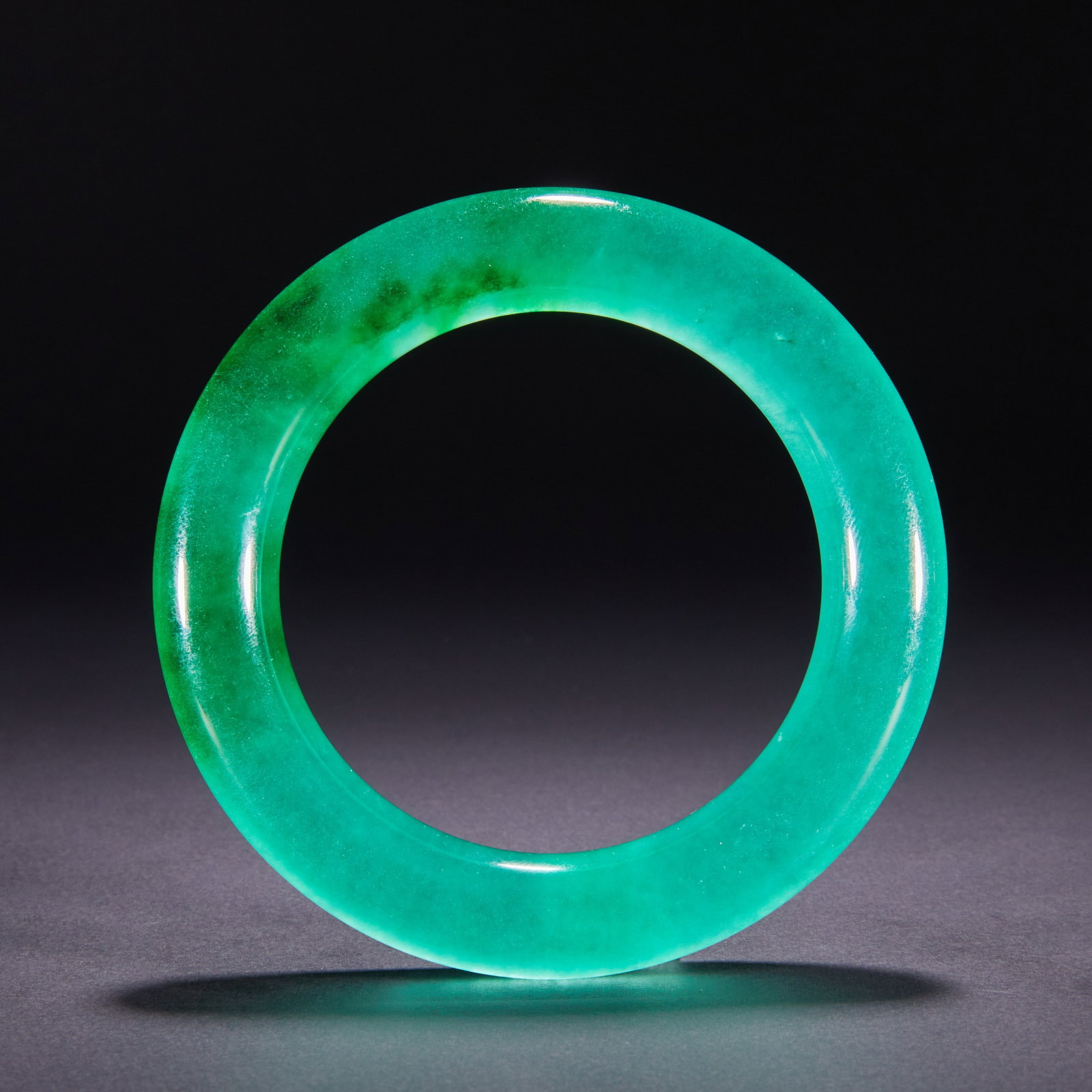 Qing Dynasty Jade Bracelet: H:8.8cm W:8.8cm Weight:95g
