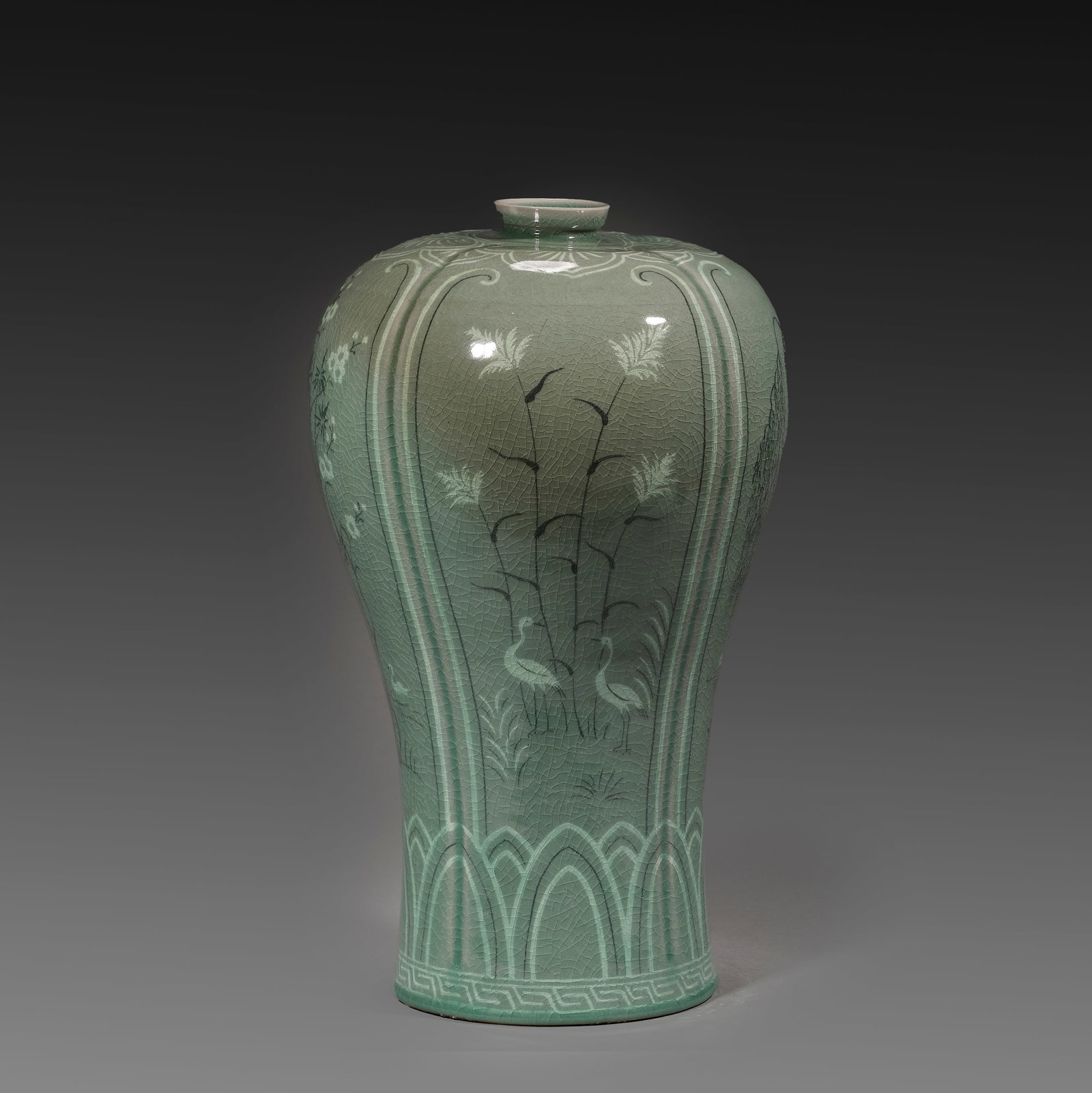 Before the Ming Dynasty, the Koryo porcelain plum bottle (1 of 6)