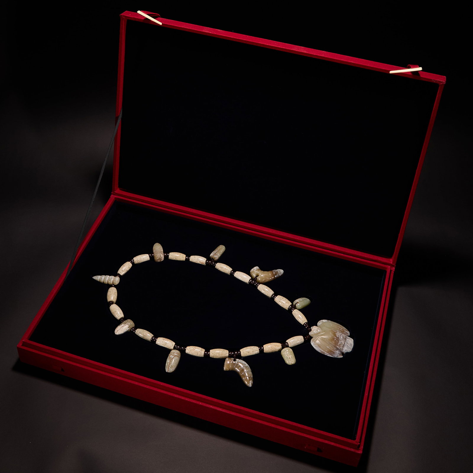 Before the Ming Dynasty Hongshan culture jade bird ornaments (1 of 17)
