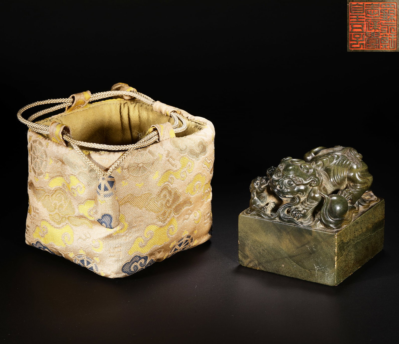 Qing Dynasty Shoushan Stone Less Lion Too Lion Button Chapter: H8.5cm W8cm Weight1080g