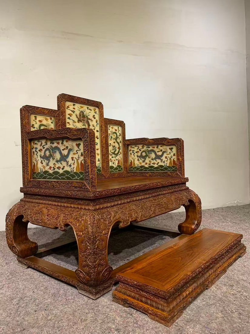 Qing Dynasty Huanghuali Dragon Throne: H118 cm W120 cm