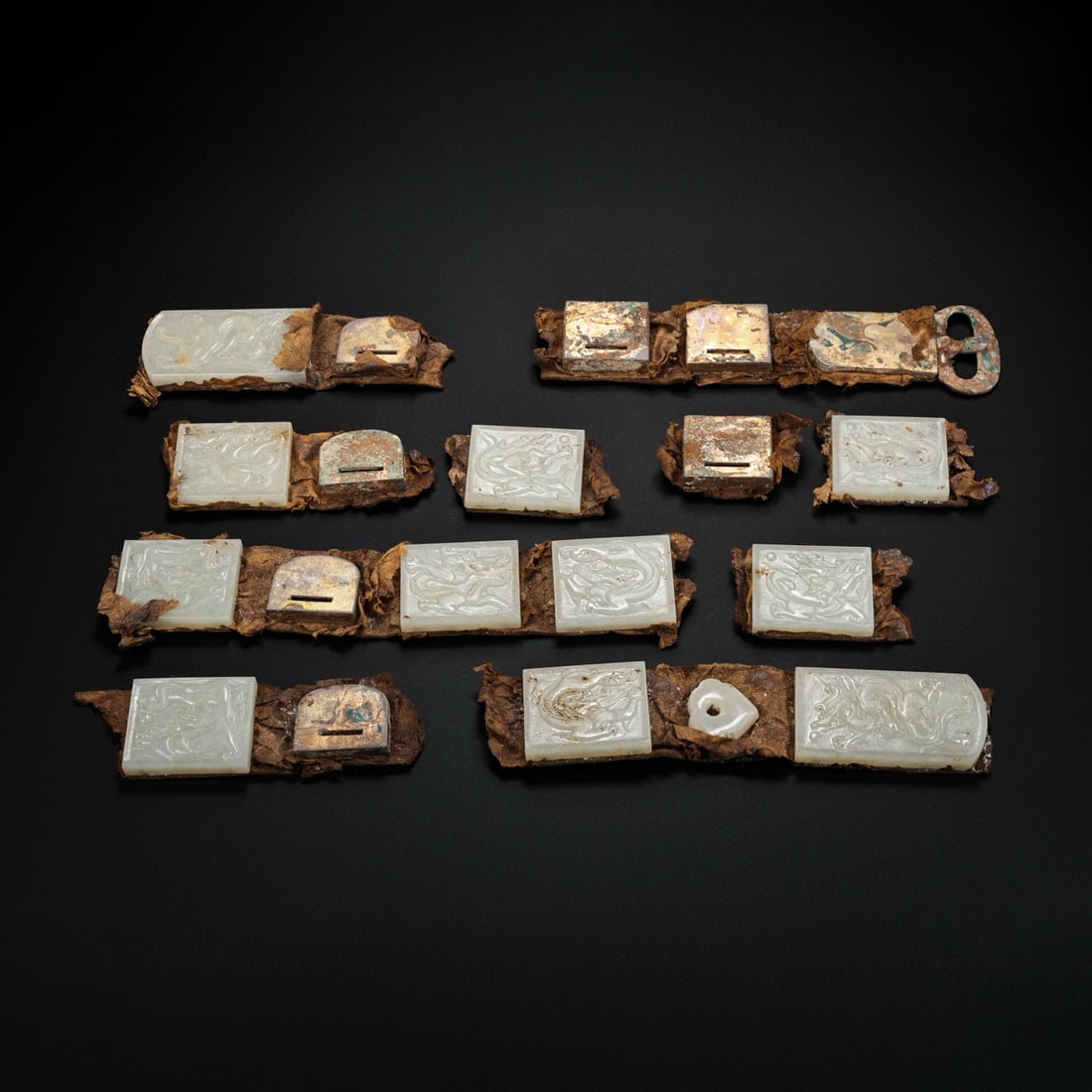 Hetian jade in Liao and Jin dynasties Dragon Pattern Jade Belt Plate (1 of 8)