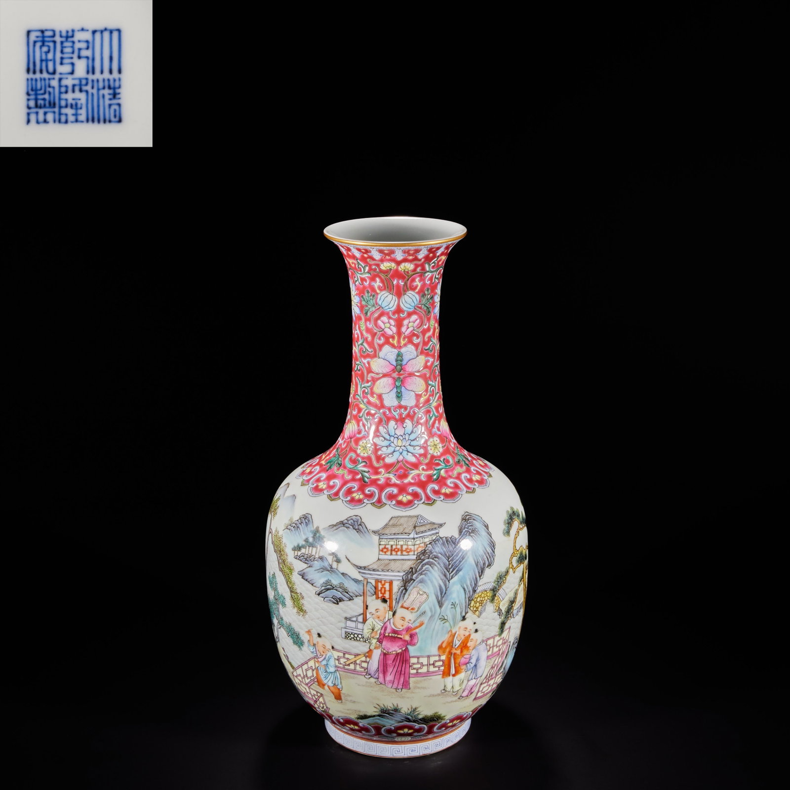 Qing Dynasty, the enamel figure bottle: H:24.3cm W:17cm