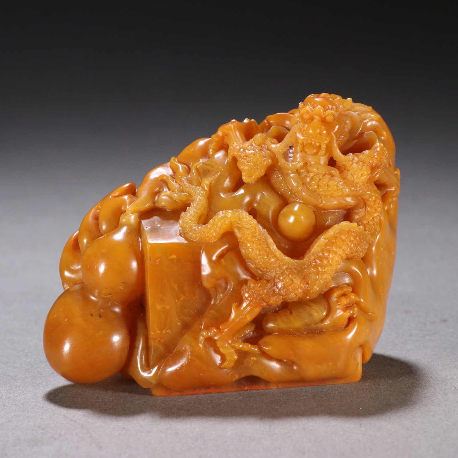 Seal of Tianhuangshi Dragon Play Pearl Button in Qing Dynasty (1 of 9)