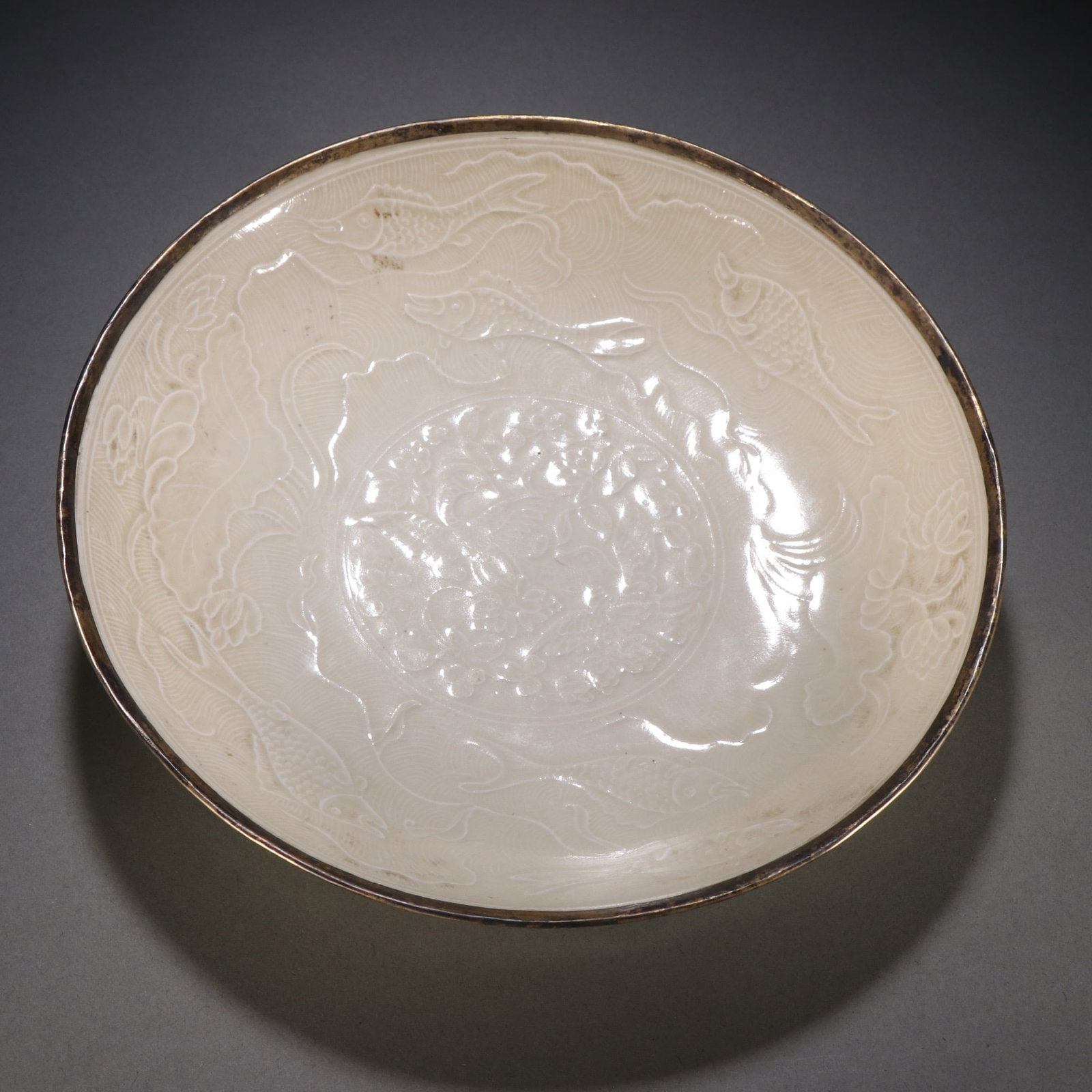 Ming Dynasty before the kiln Silver-covered gold-plated plate (1 of 9)