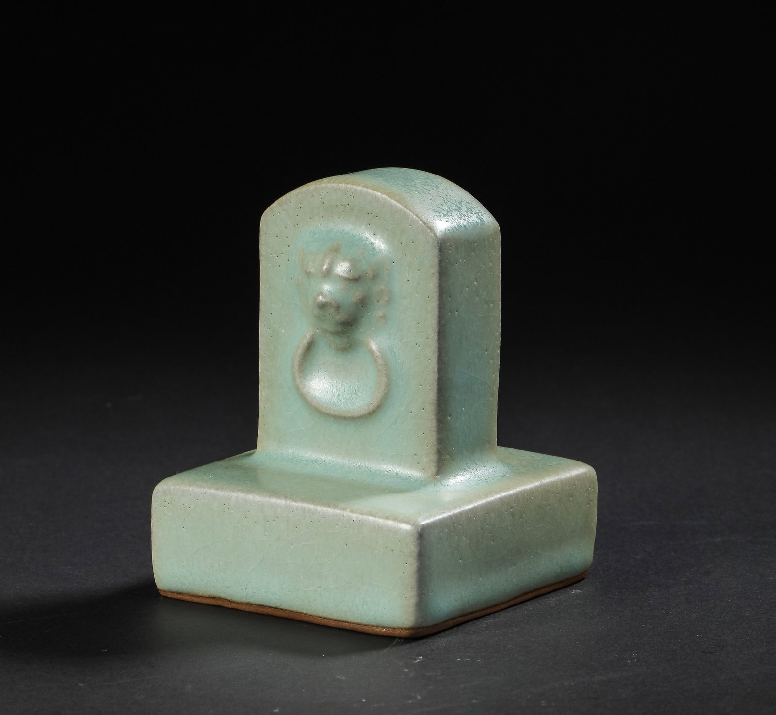 Seal of Ru Kiln Before Ming Dynasty: H8cm W5.7cm