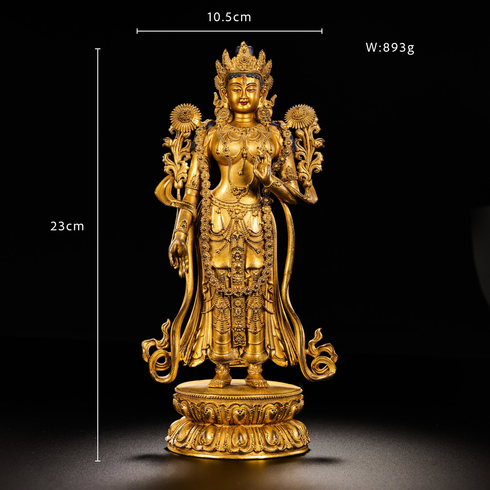 Qing Dynasty copper gilt lotus hand bodhisattva: H23 cm W10.5 cm Weight893 g