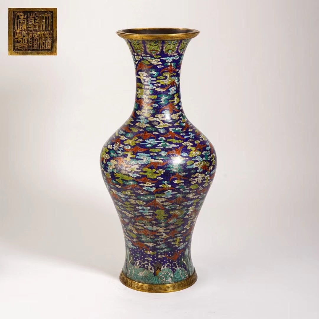 Cloisonne Baifu Bottle in Qing Dynasty (1 of 9)