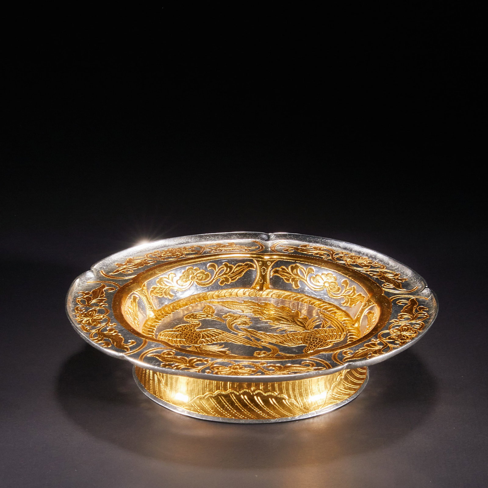 Silver gilt flower lamp of Ming Dynasty: H:3.2cm W:14cm Weight:204g