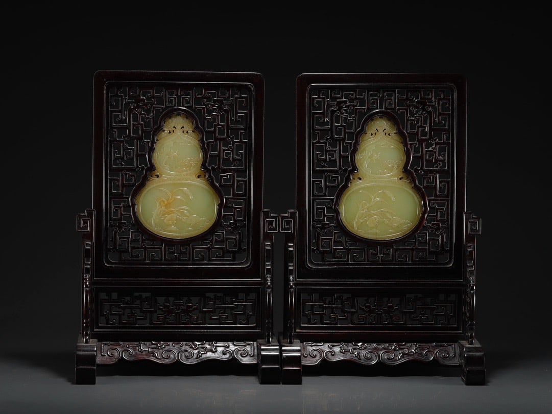 A Pair of Hetian Topaz Screen Inserting in Qing Dynasty (1 of 9)