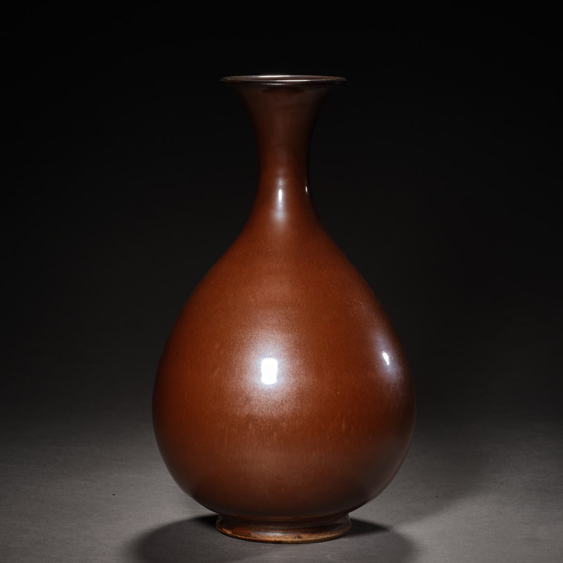 Before the Ming Dynasty, the sauce glazed jade pot spring: H28cm W15cm