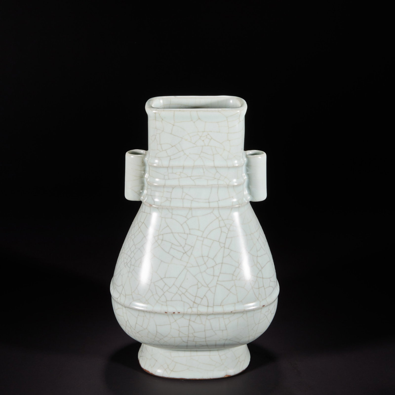 In the Qing Dynasty, Ge Yao had two ears: H:25.2cm W:14.5cm
