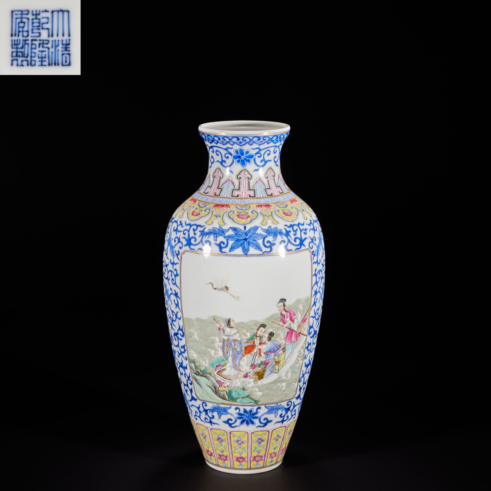 Qing Dynasty, blue and flower pastel character story bottle (1 of 10)