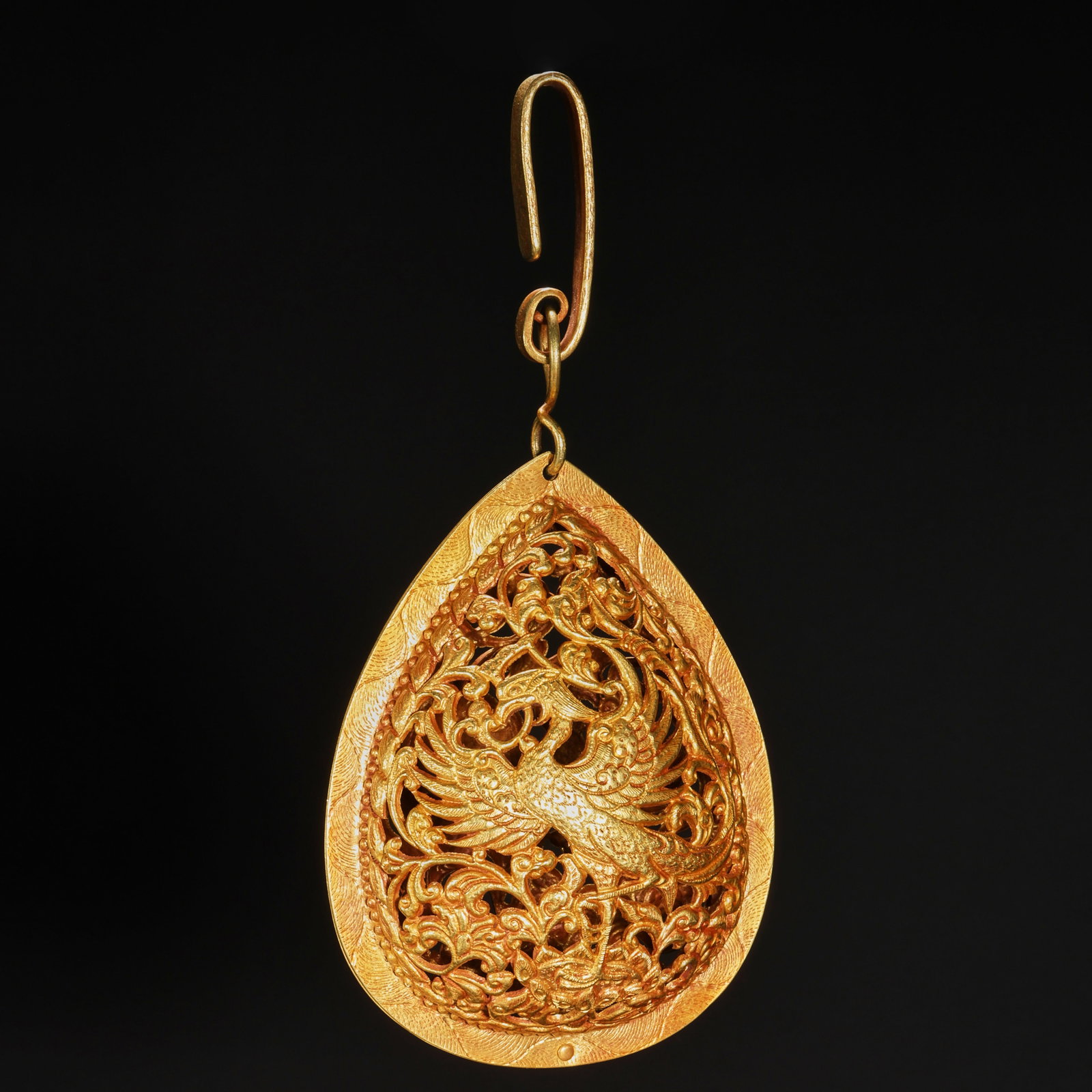 Before the Ming Dynasty, gold-made phoenix-pattern sachet: H10.5cm W7.5cm Weight111g
